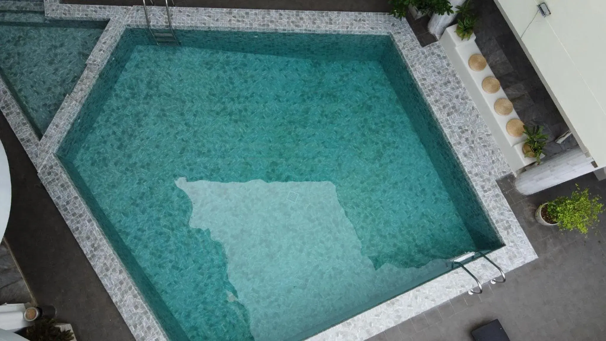 Swimming pool, Pool View in Garden Paradise