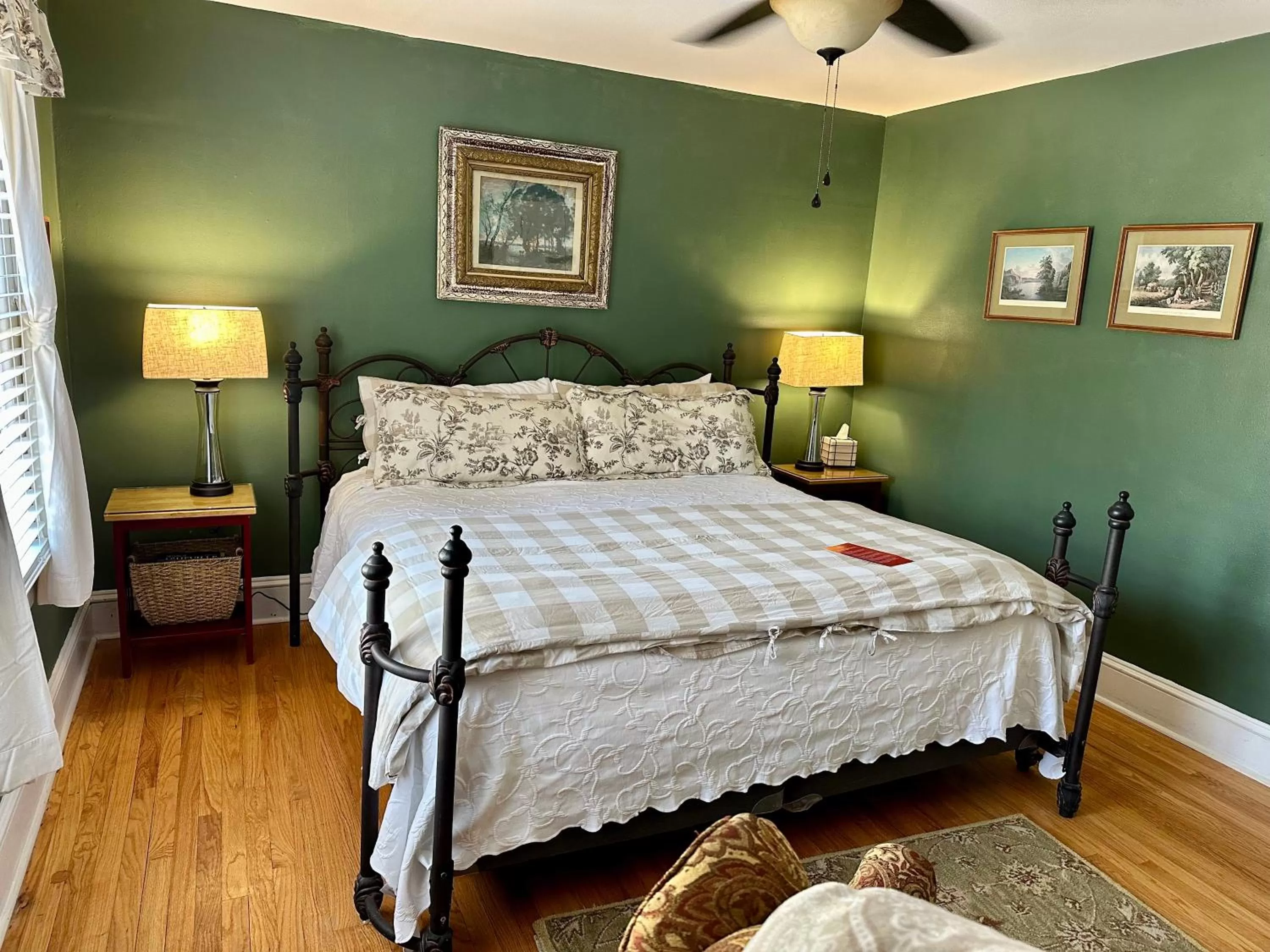 Bed in Red Rocker Inn