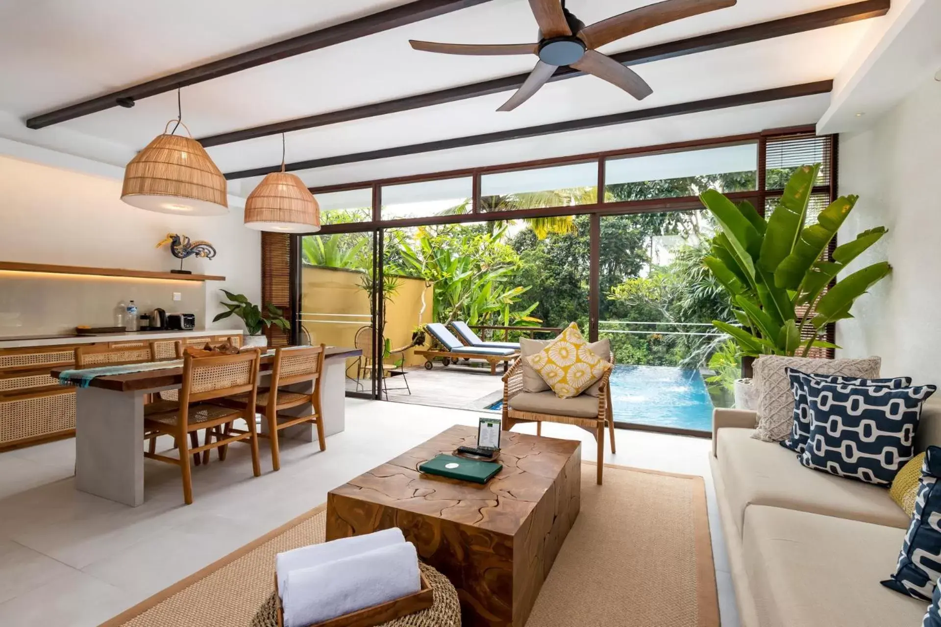 Living room in Ubud Green Resort Villas Powered by Archipelago