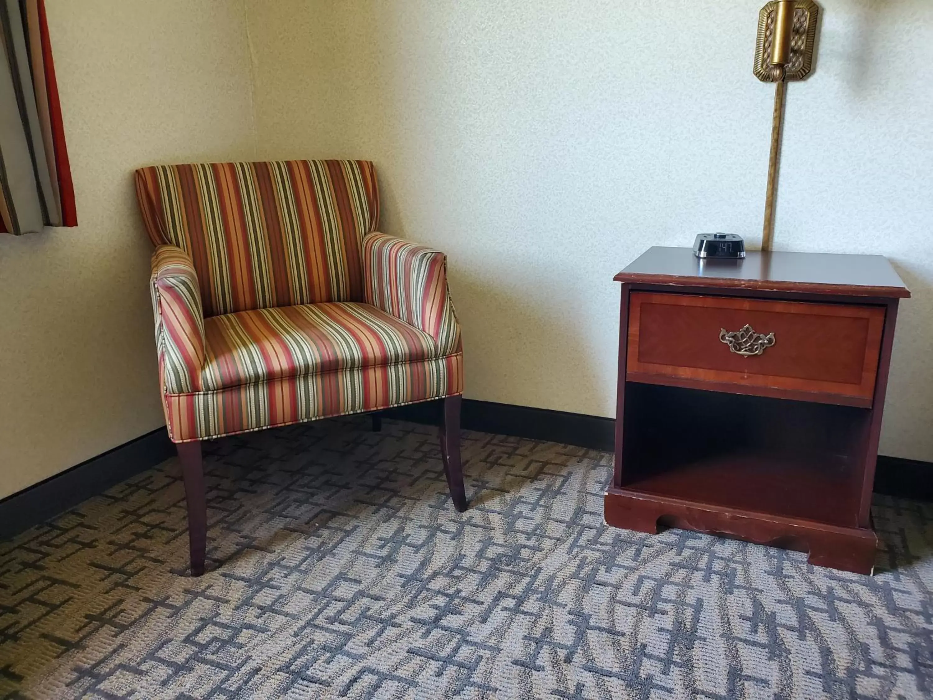 Seating Area in Boarders Inn & Suites by Cobblestone Hotels - Shawano