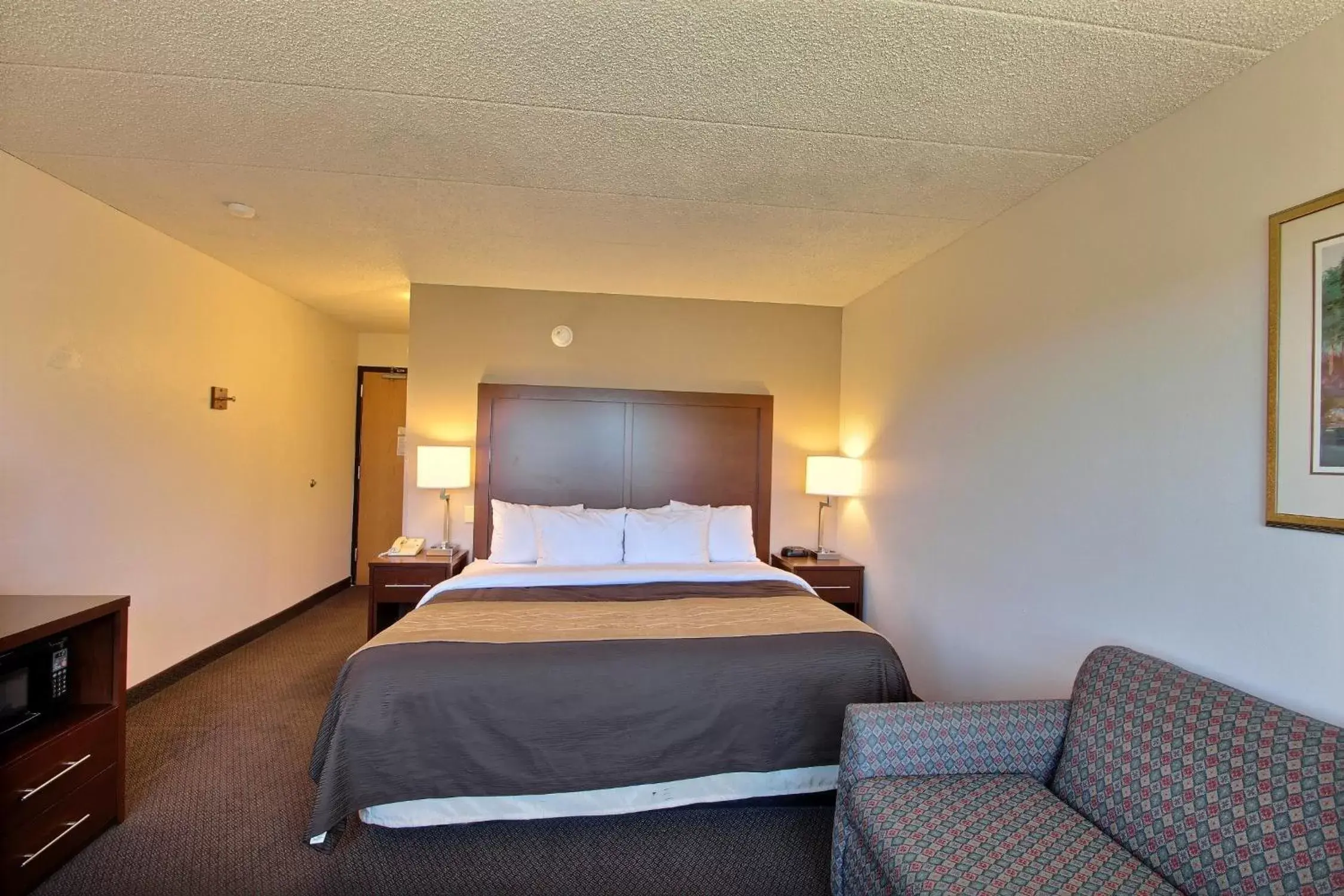 Bed in Comfort Inn & Suites Madison - Airport