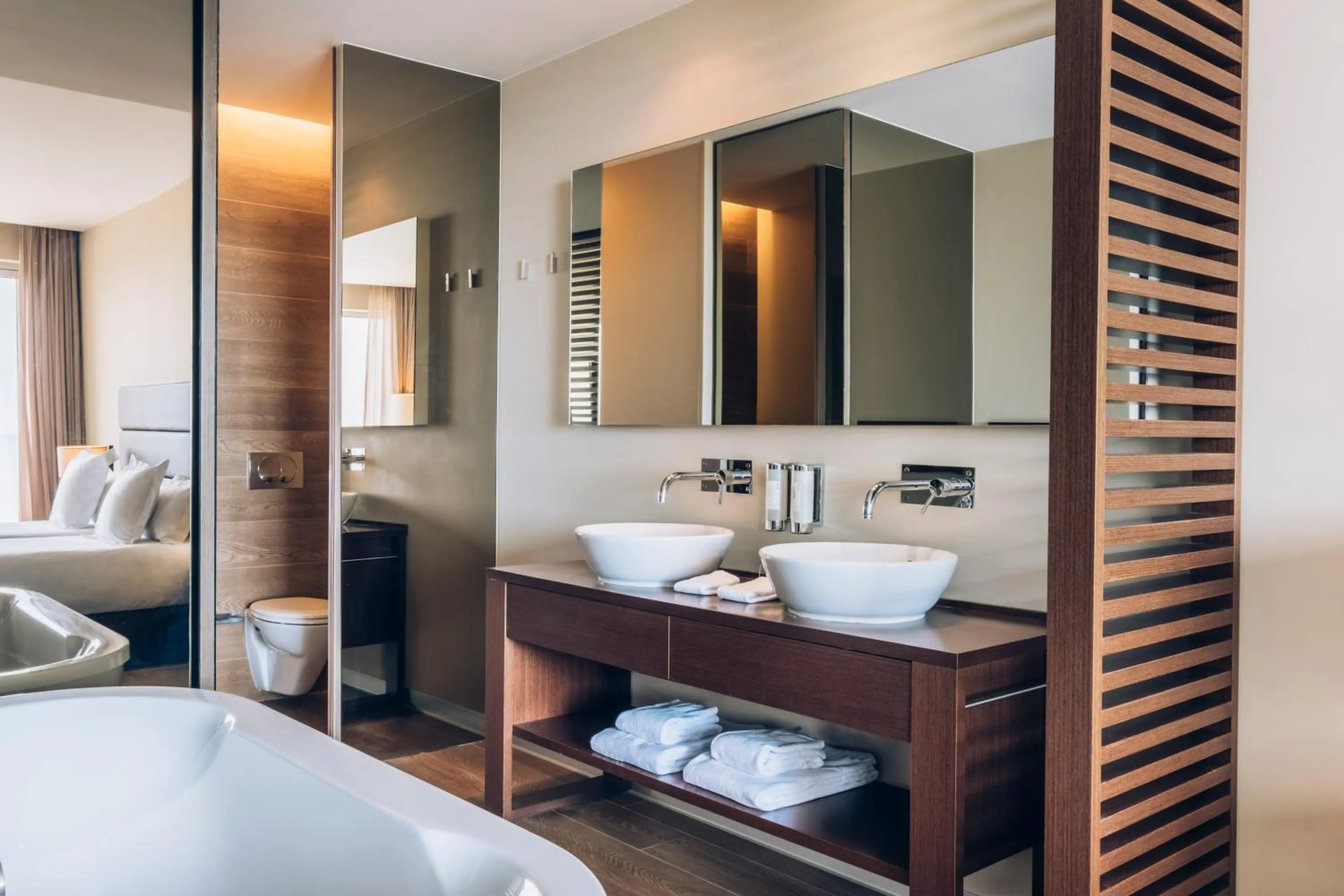 Toilet, Bed in Iberostar Selection Lagos Algarve