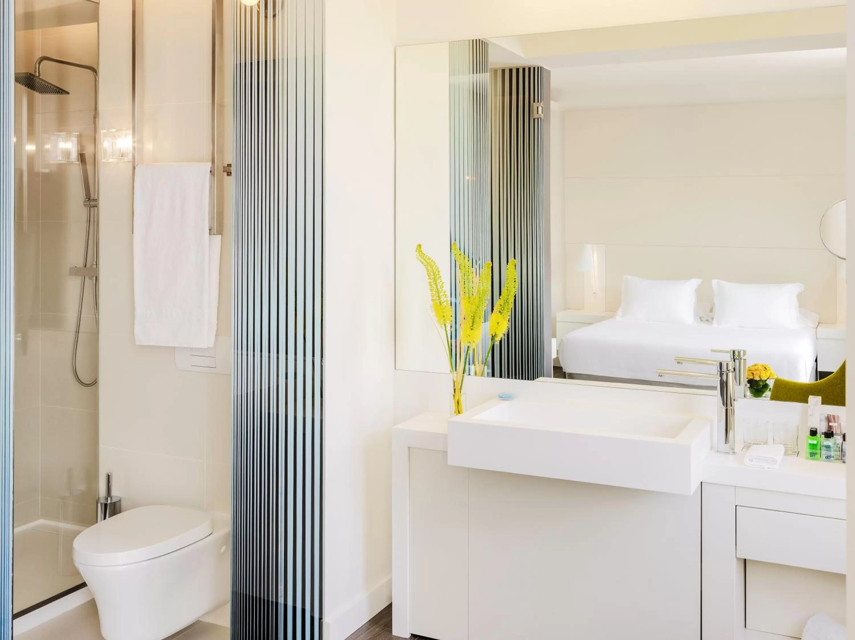 Bathroom in H10 Urquinaona Plaza