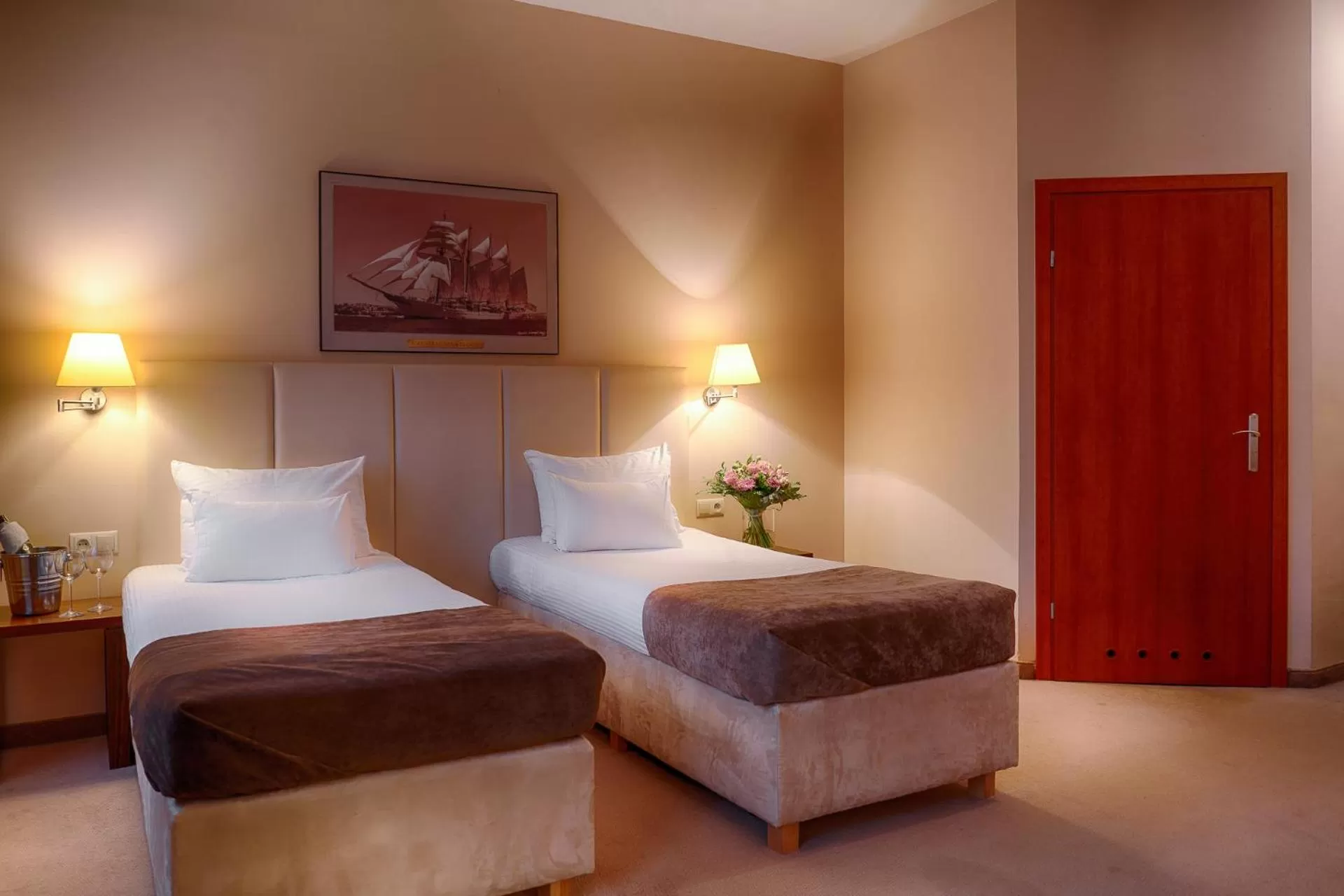 Photo of the whole room, Bed in Focus Hotel Szczecin