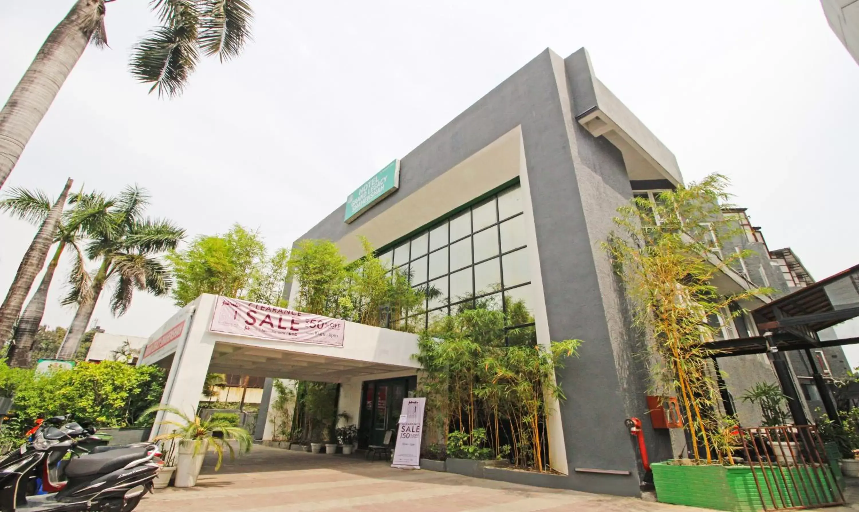 Property building in Treebo Grand Legacy Shahenshah Property building in Treebo Grand Legacy Shahenshah