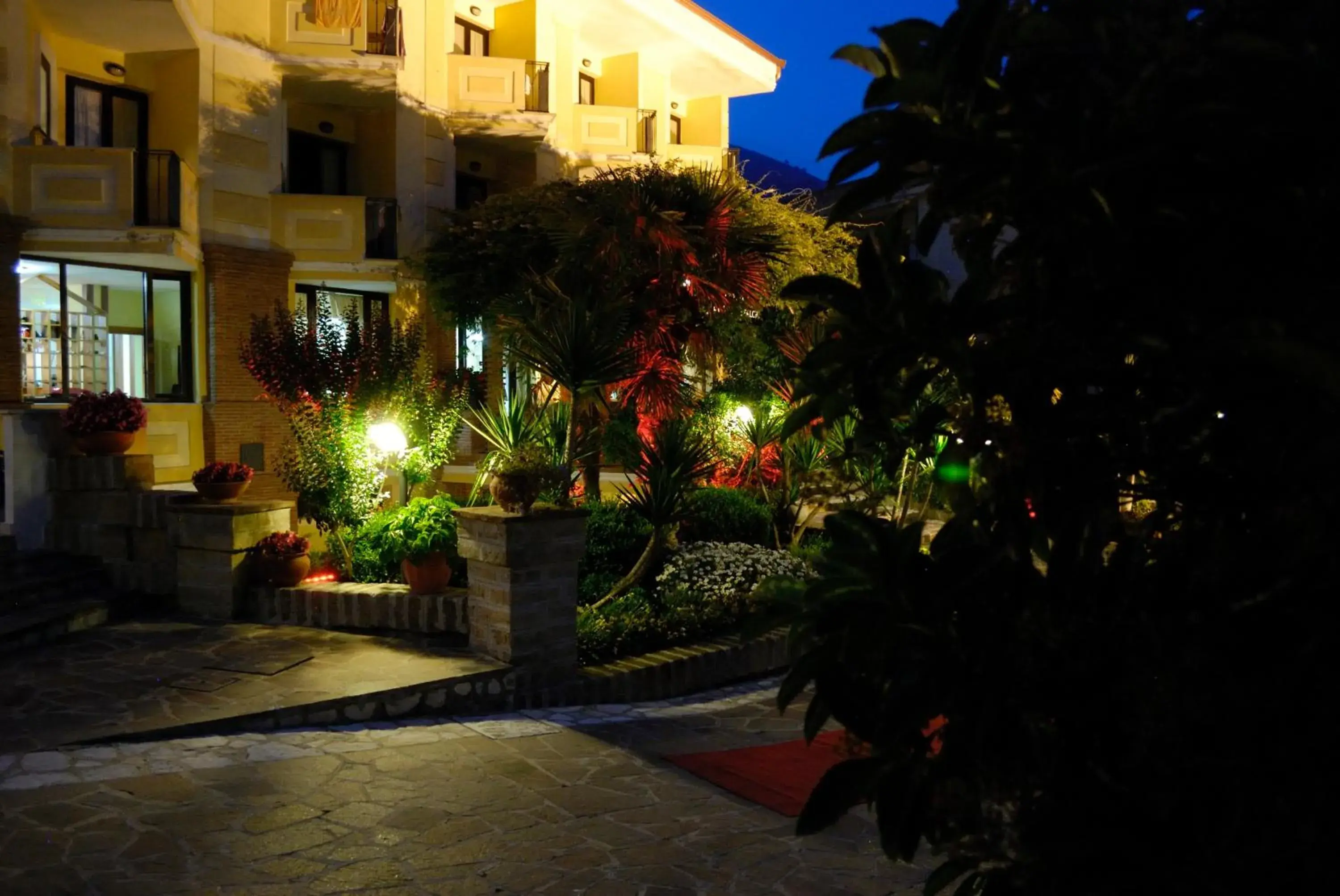 Garden, Property Building in Hotel Caserta Antica