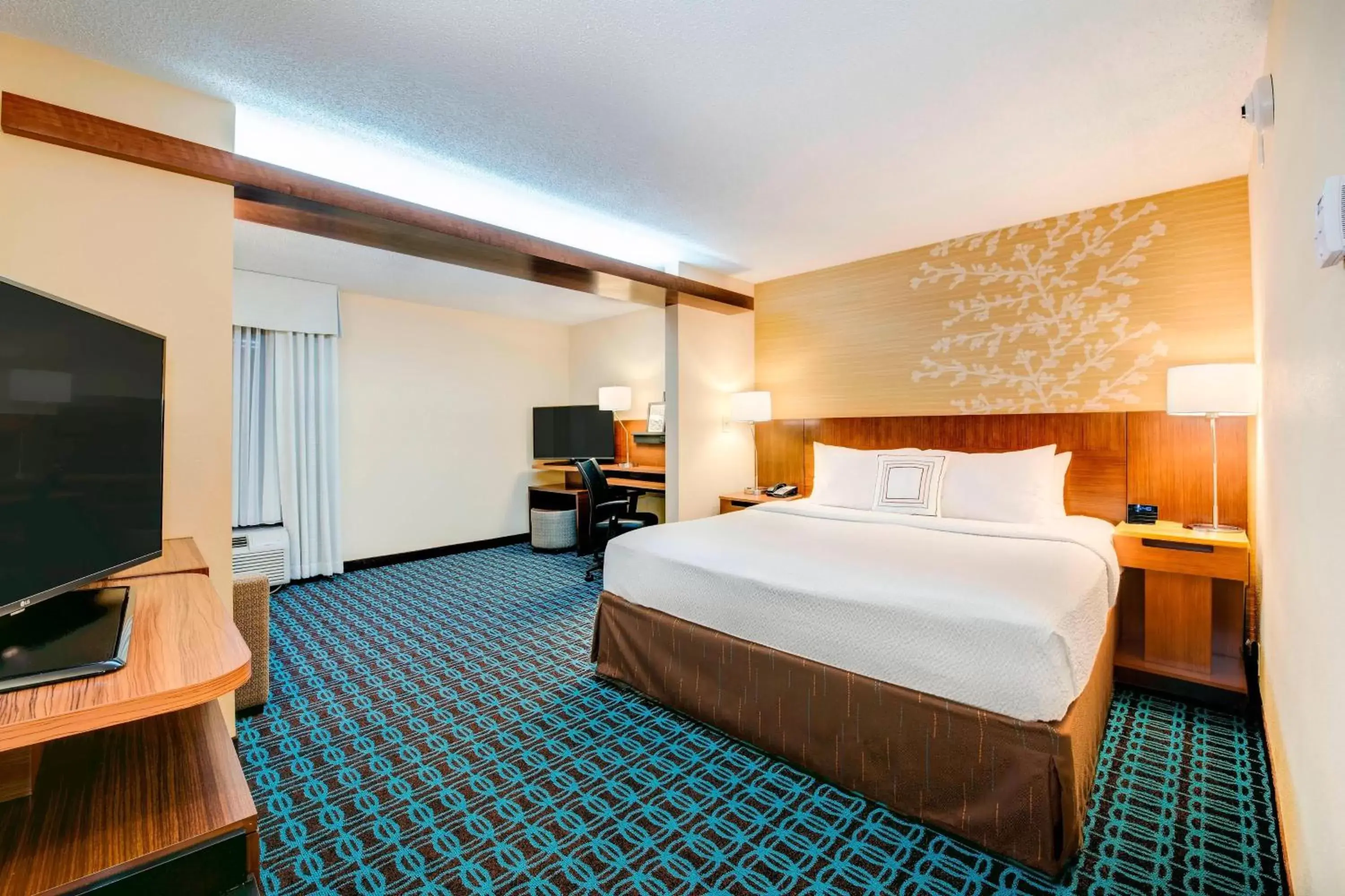 Photo of the whole room, Bed in Fairfield Inn & Suites by Marriott Greenville Simpsonville