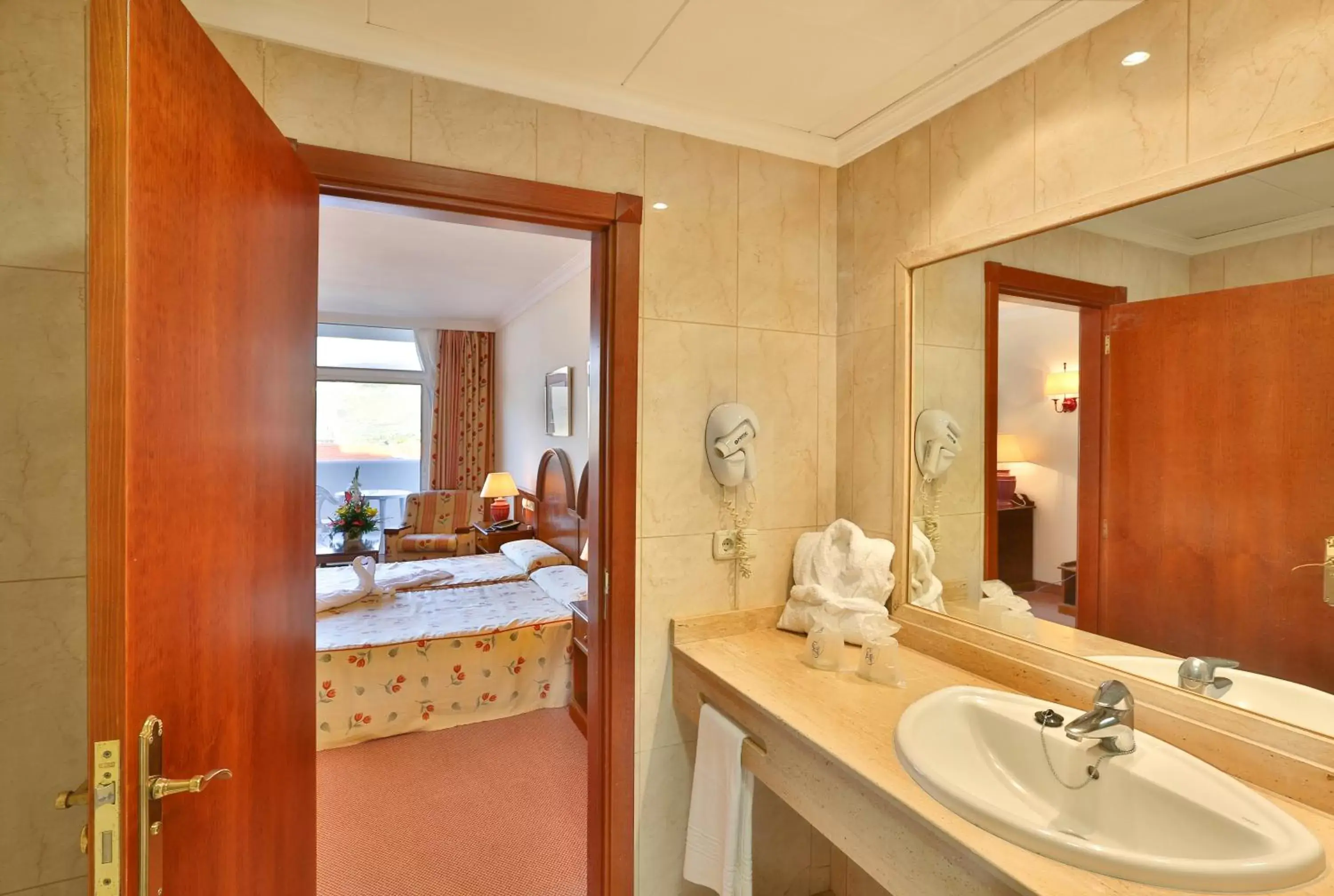 Bathroom in Complejo Blue Sea Puerto Resort compuesto por Hotel Canarife y Bonanza Palace