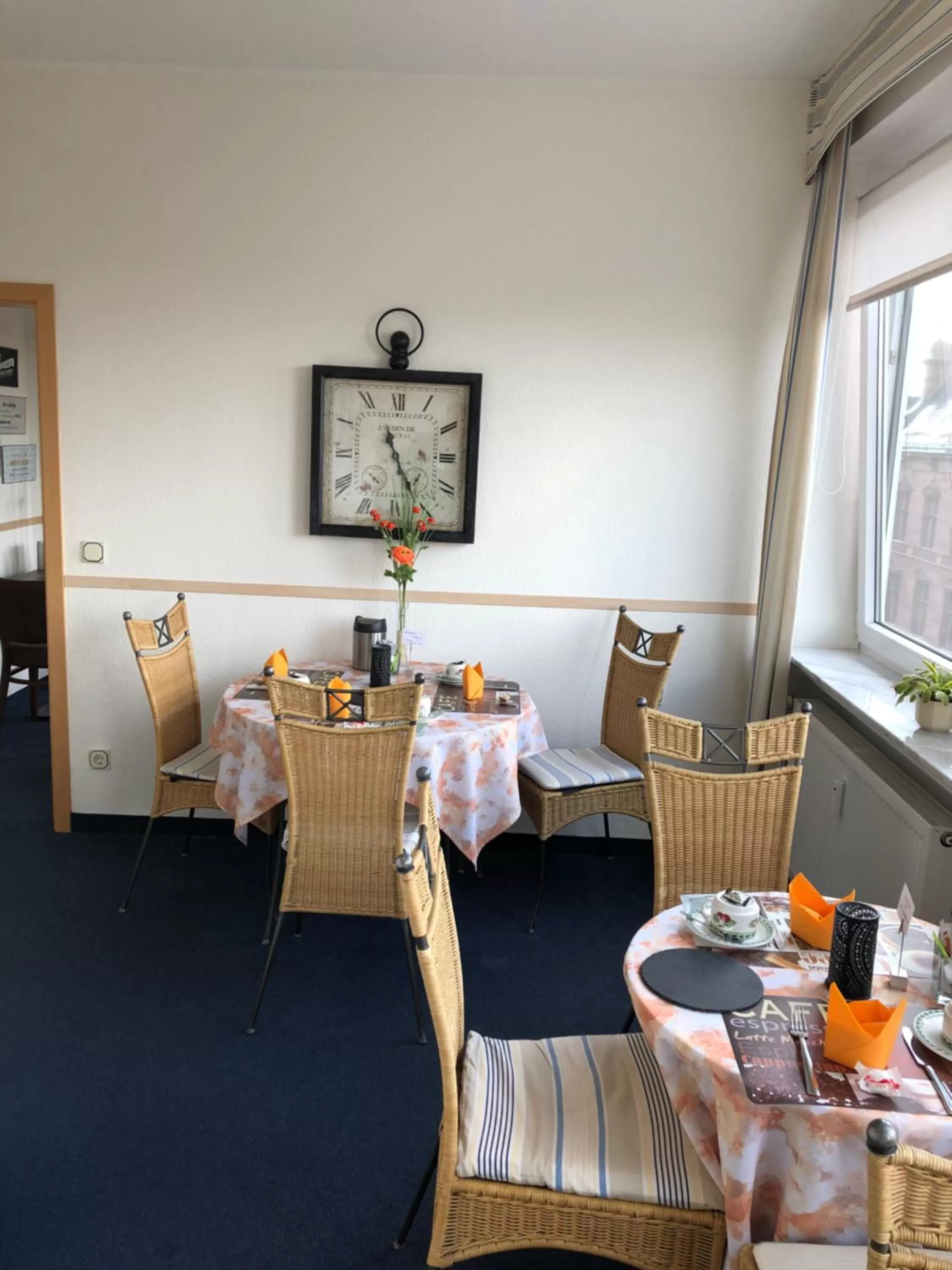 Breakfast in Hotel Peterchens Mondfahrt