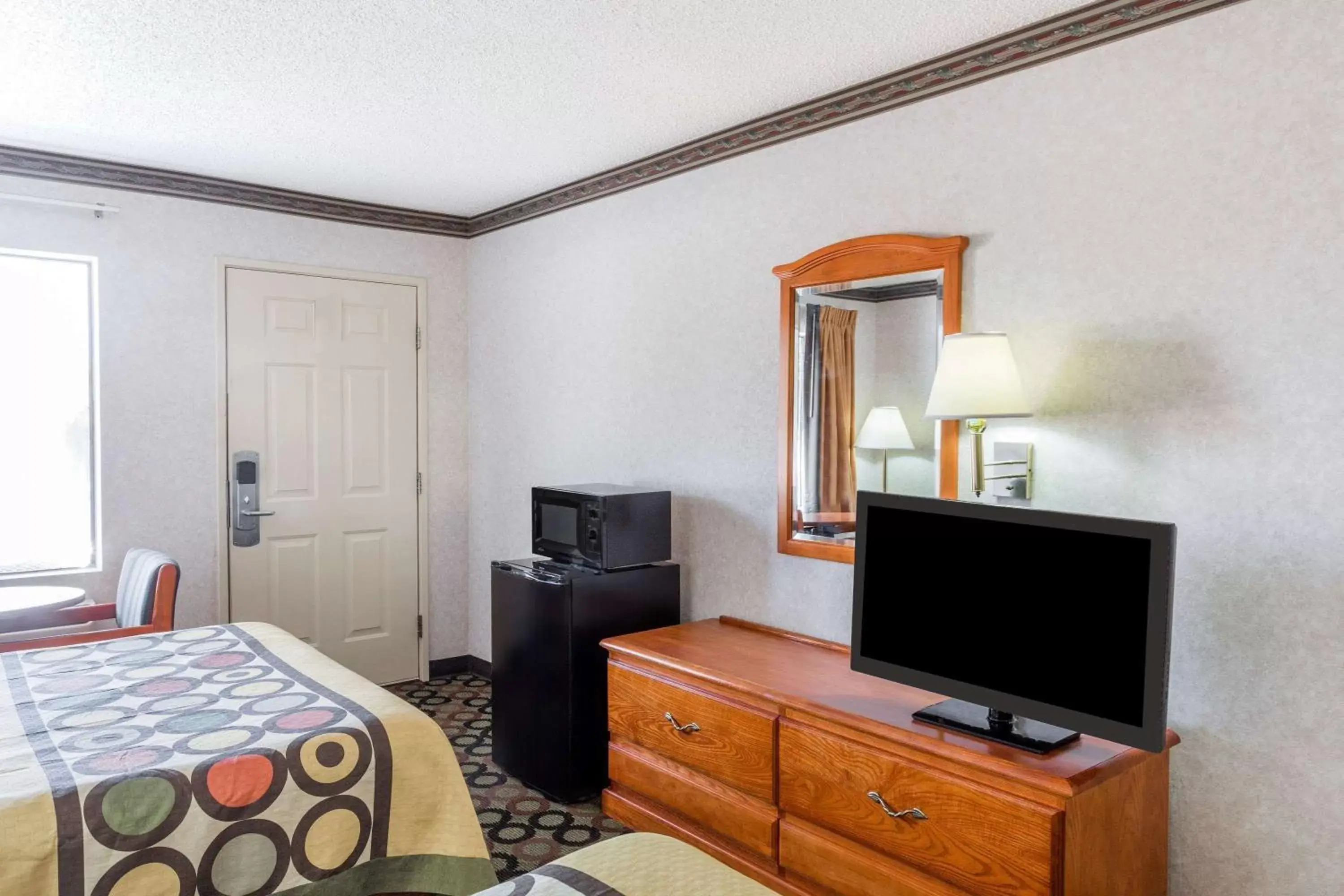 On site, Bed in Super 8 by Wyndham Ashburn On site, Bed in Super 8 by Wyndham Ashburn