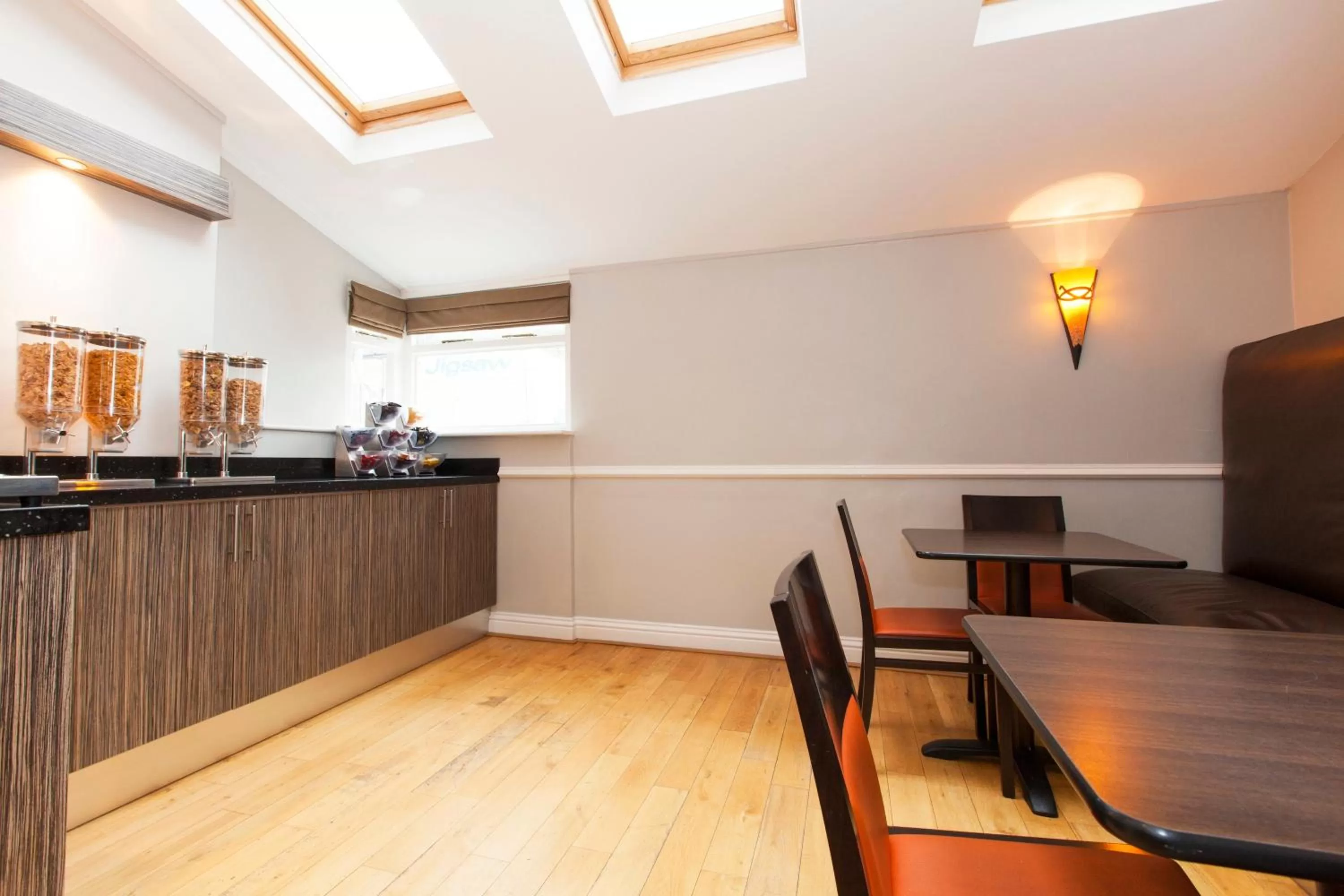 Restaurant/places to eat in The Abbey Lodge Hotel