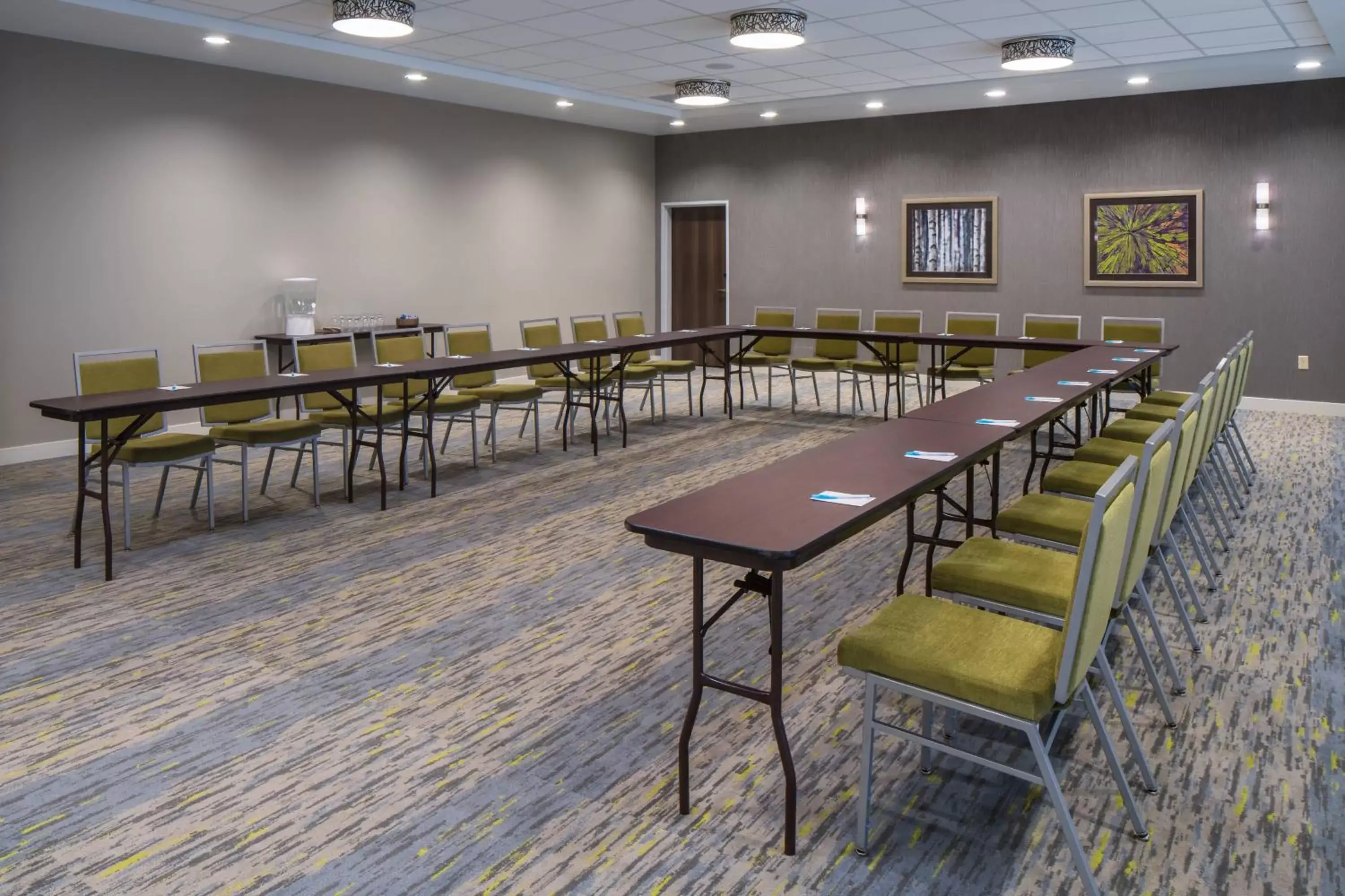 Meeting/conference room in TownePlace Suites by Marriott Chicago Schaumburg