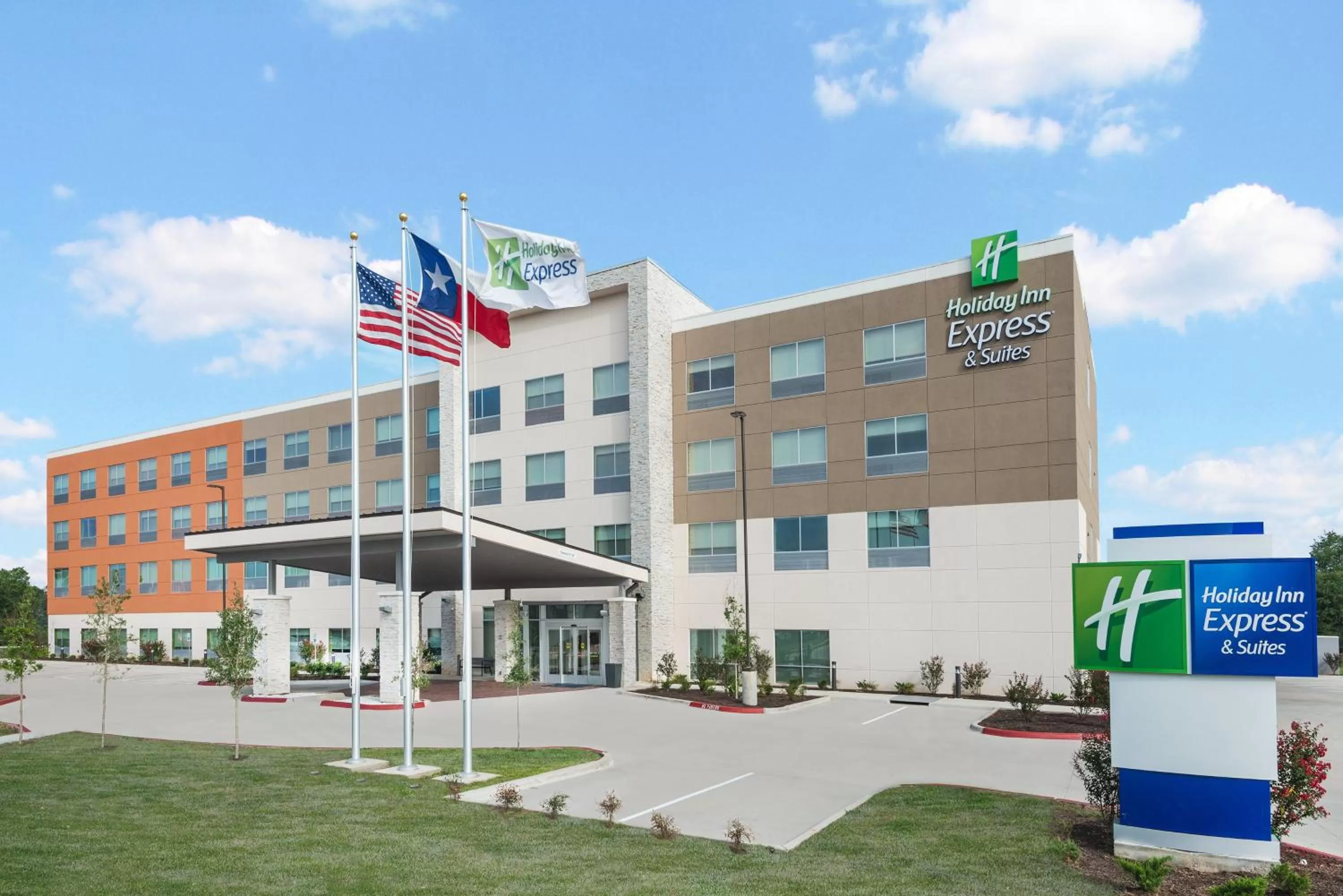 Property building in Holiday Inn Express & Suites Bryan - College Station by IHG