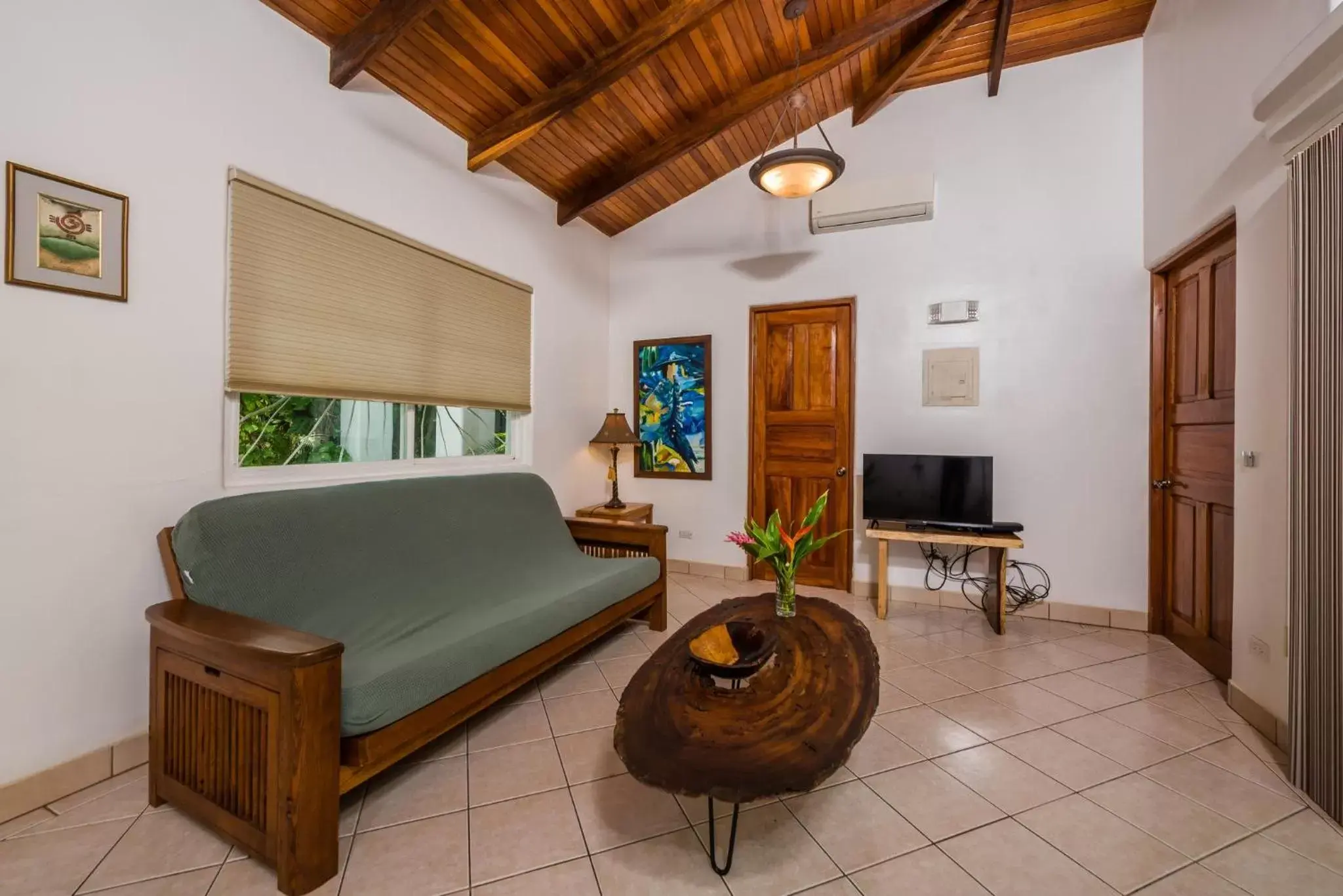 Living room, Seating Area in Corona del Mar