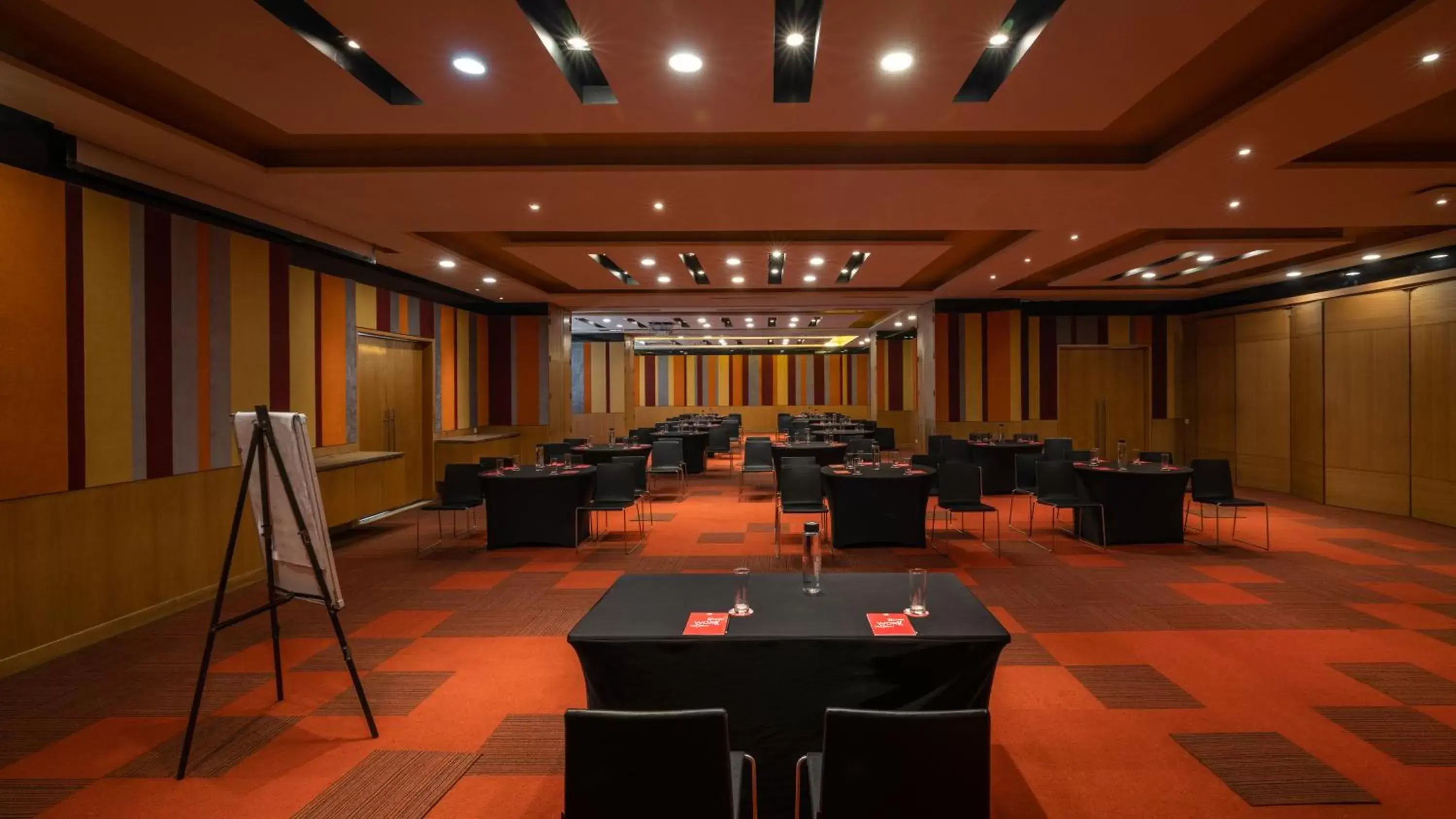 Meeting/conference room, Restaurant/Places to Eat in ibis New Delhi Aerocity - An AccorHotels Brand