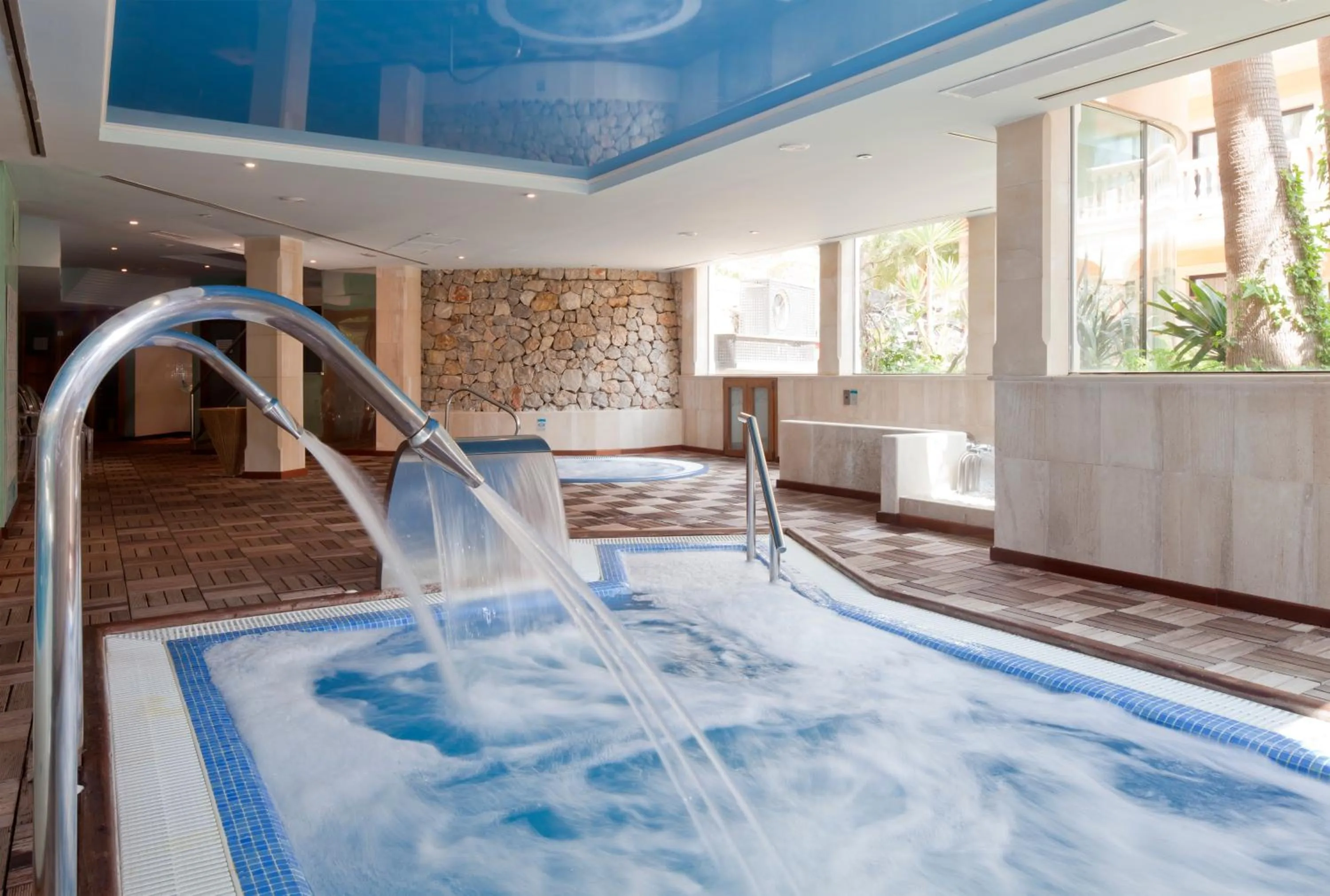 Spa and wellness centre/facilities in Mon Port Hotel & Spa