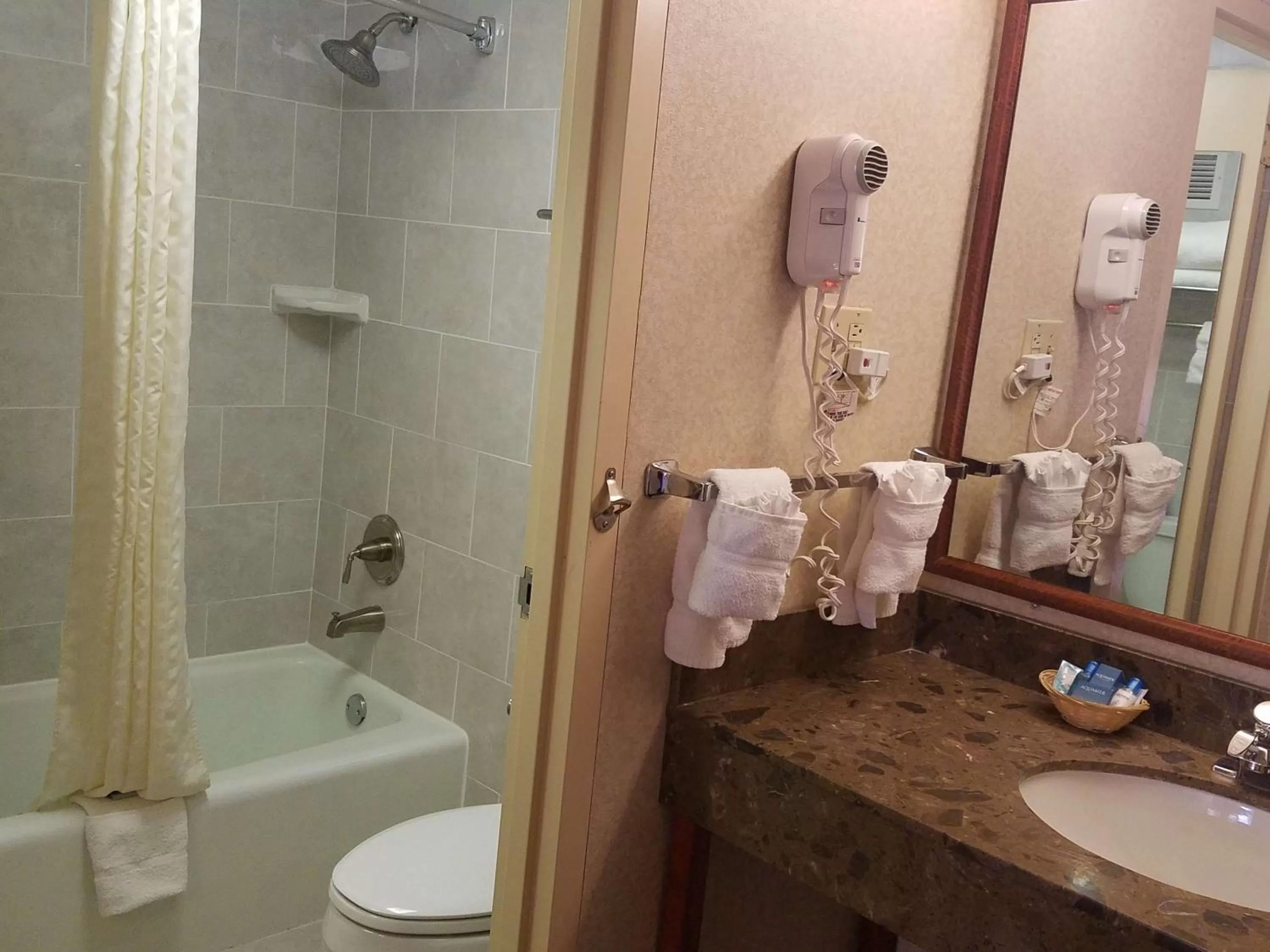 King Suite with Sofa Bed - Non-Smoking in Best Western Fairfax City