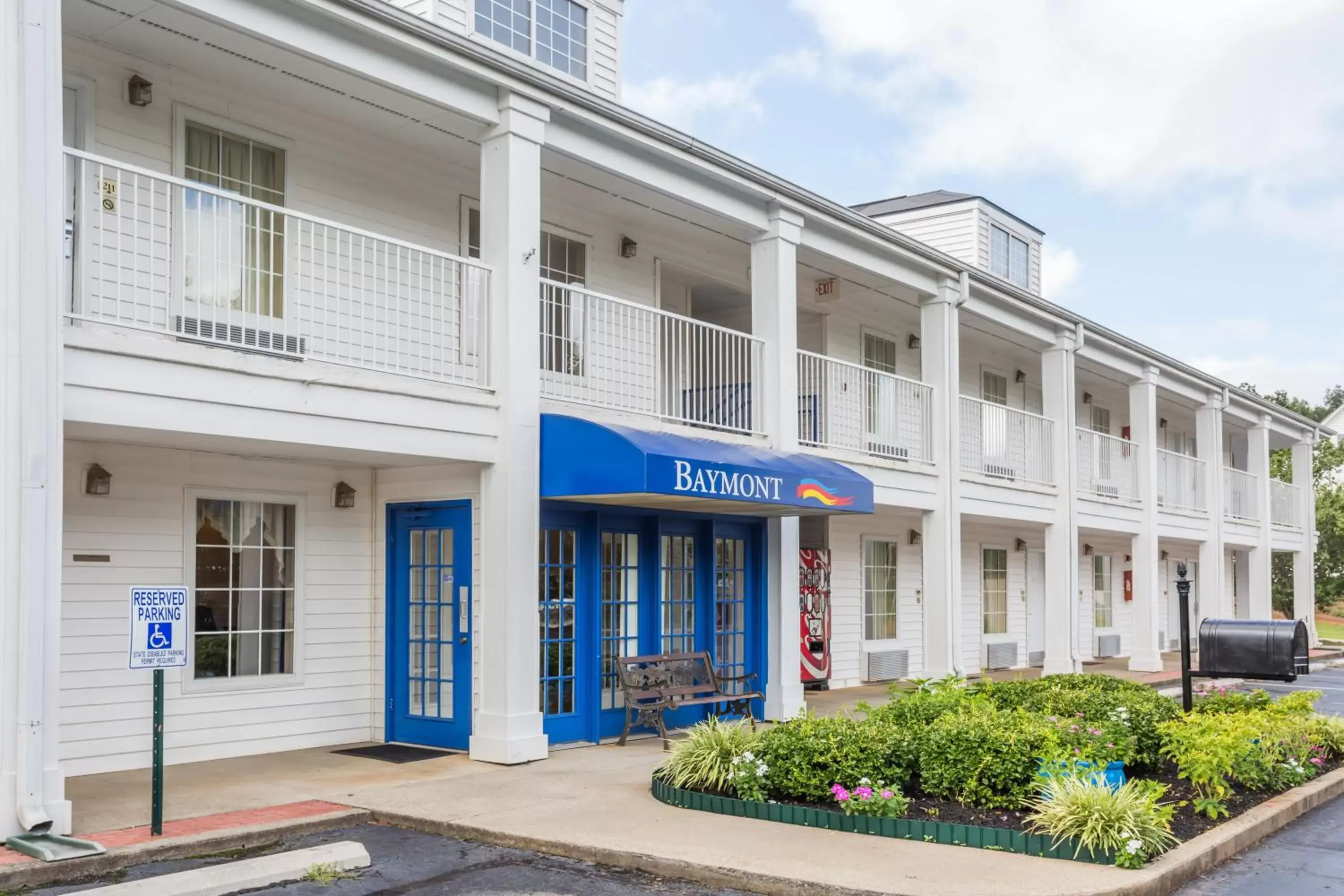 Facade/entrance, Property Building in Baymont by Wyndham Greenwood