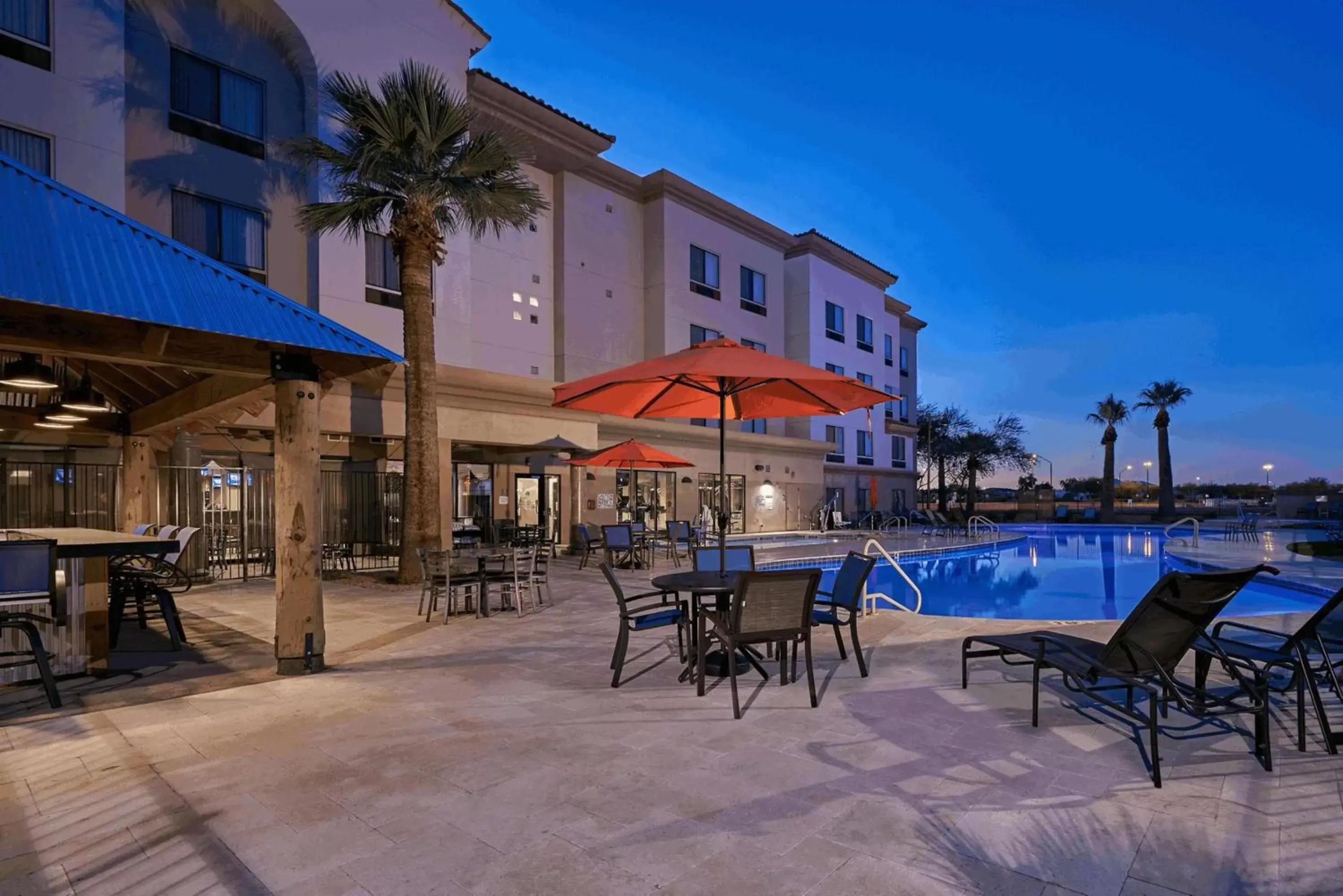 Patio, Swimming Pool in DoubleTree by Hilton Phoenix-Gilbert