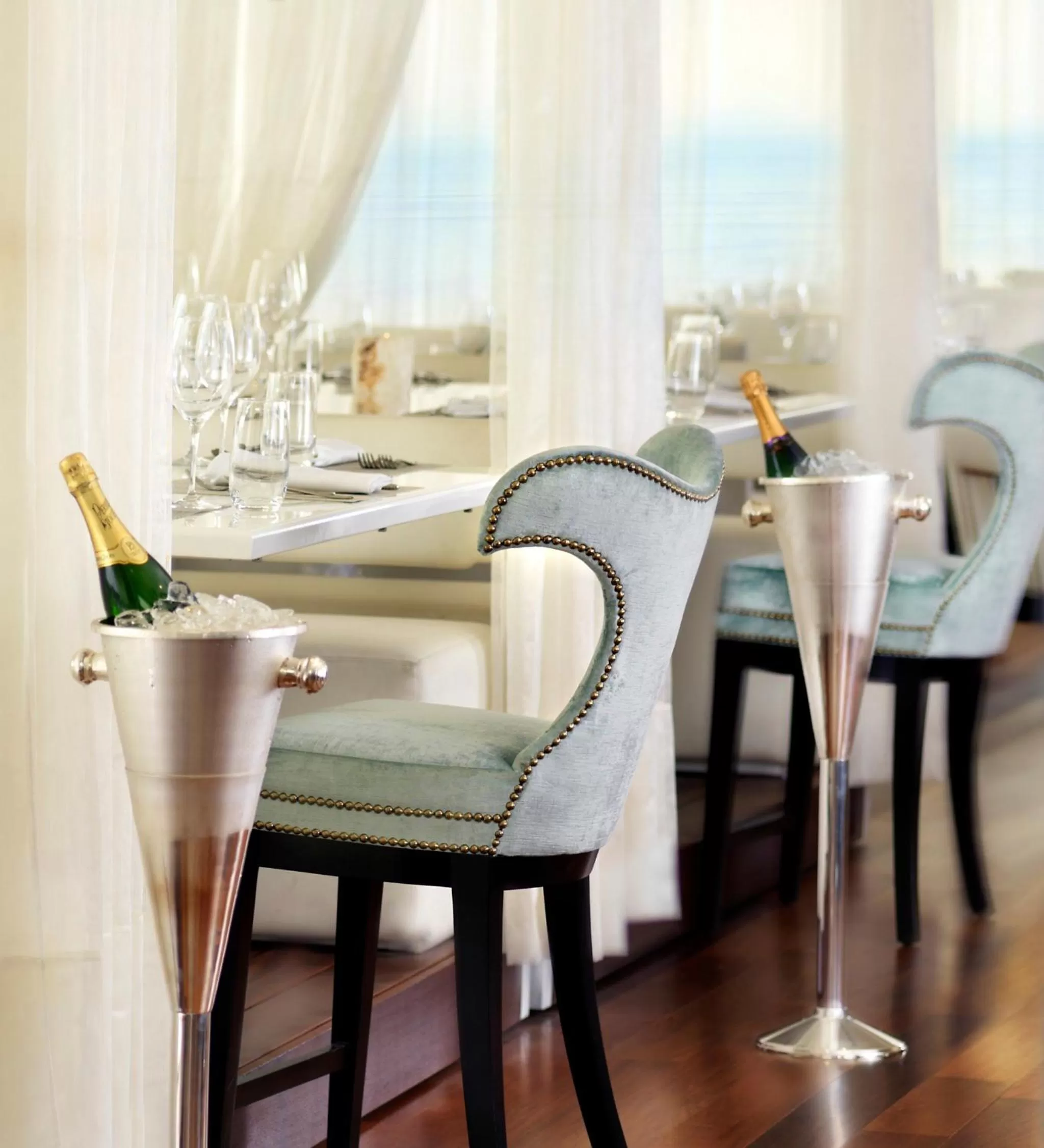 Restaurant/places to eat in Huntley Santa Monica Beach