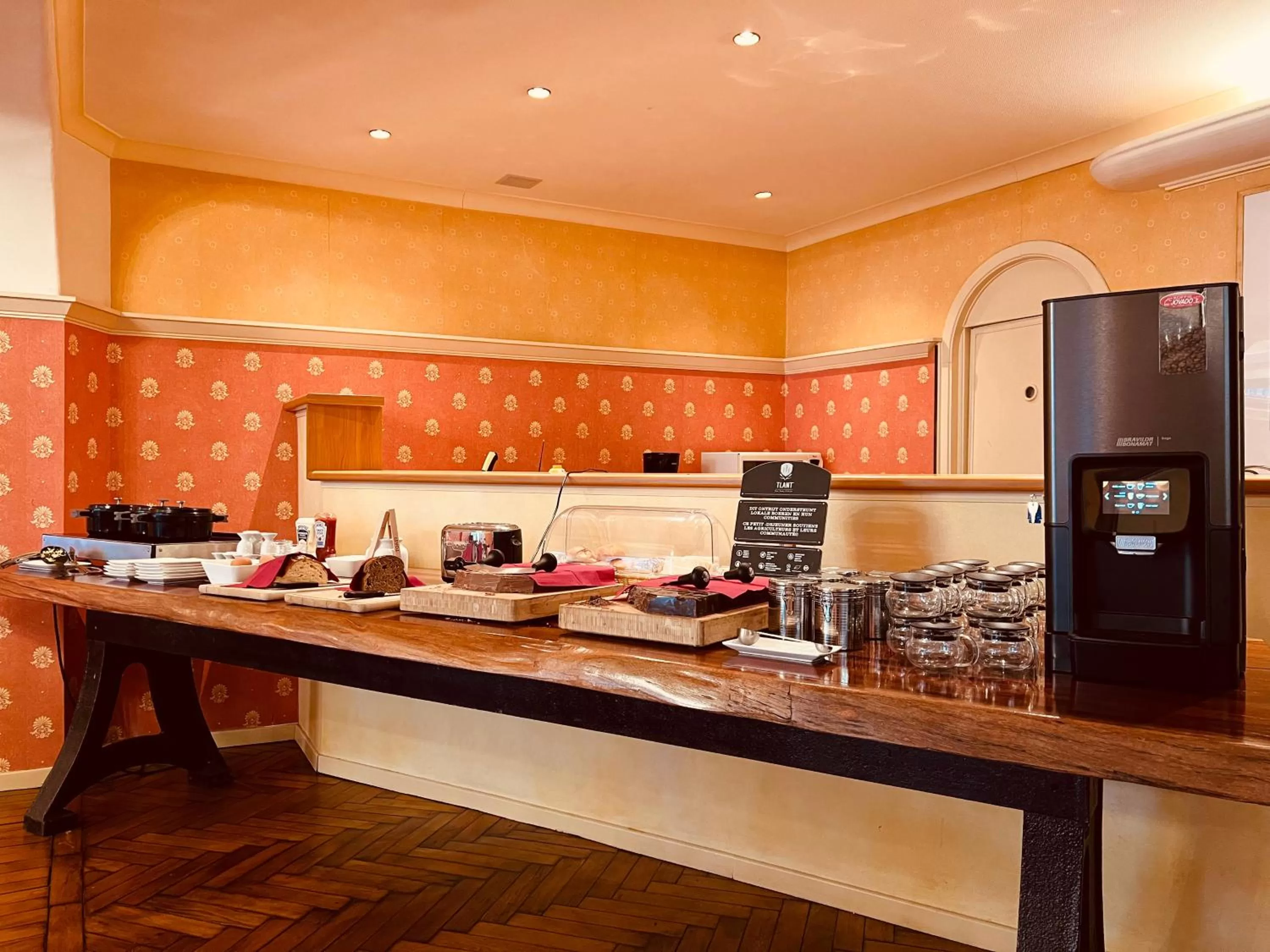 Breakfast in Avenue Hotel by F-Hotels