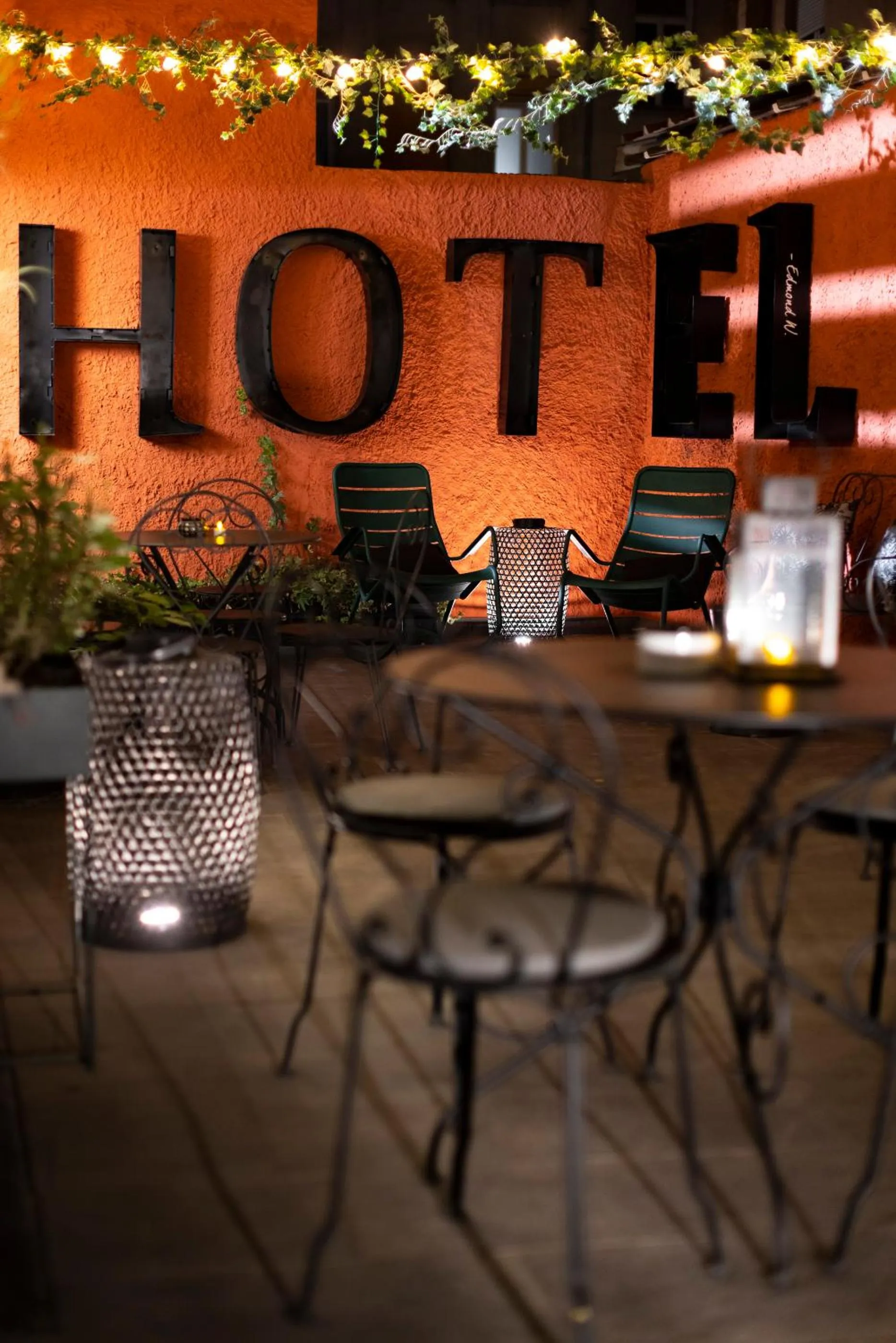 Patio in Hôtel Edmond W Lyon Part-Dieu