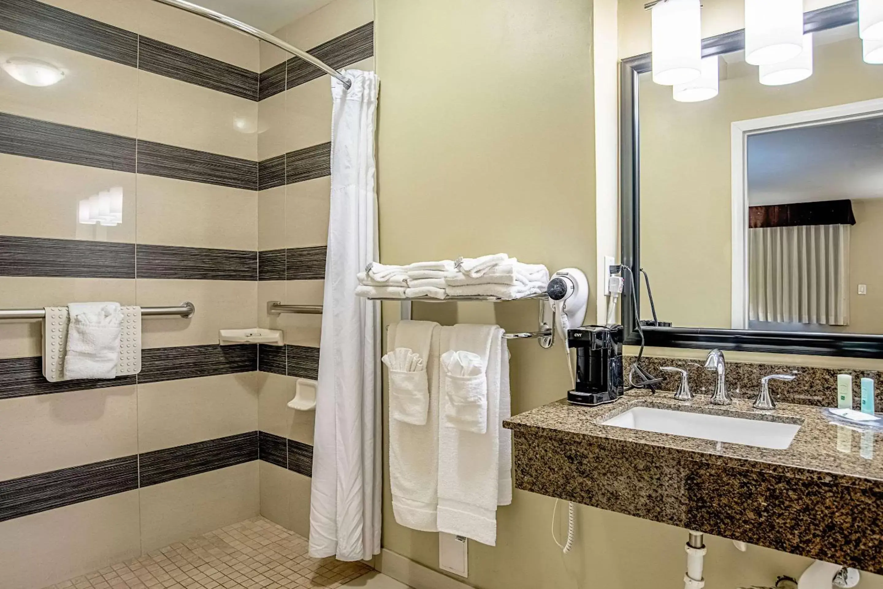 Photo of the whole room, Bathroom in Quality Inn & Suites Phoenix NW - Sun City