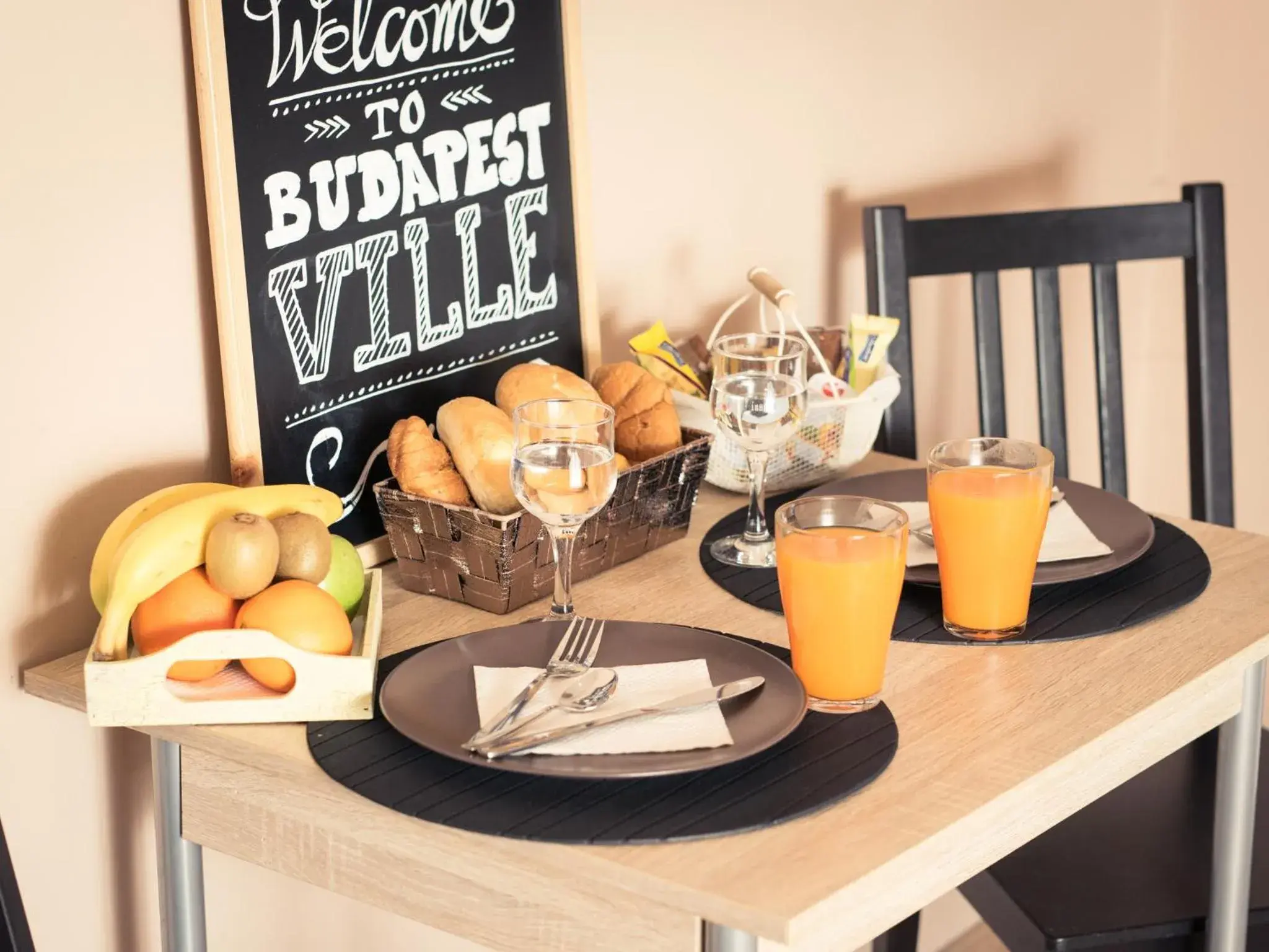 Food and drinks in Budapest Ville Bed & Breakfast