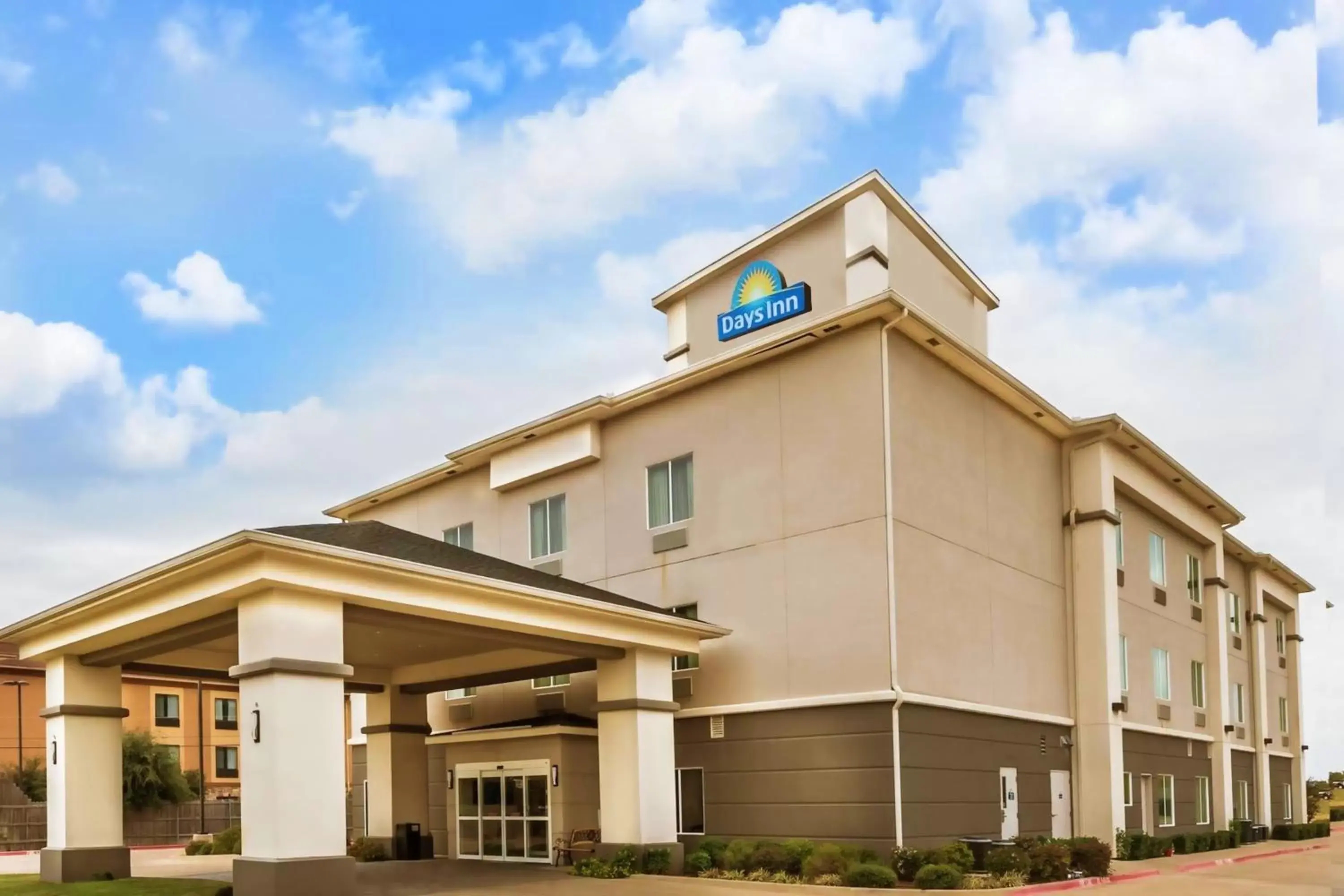 Facade/entrance, Property Building in Days Inn & Suites by Wyndham Mineral Wells
