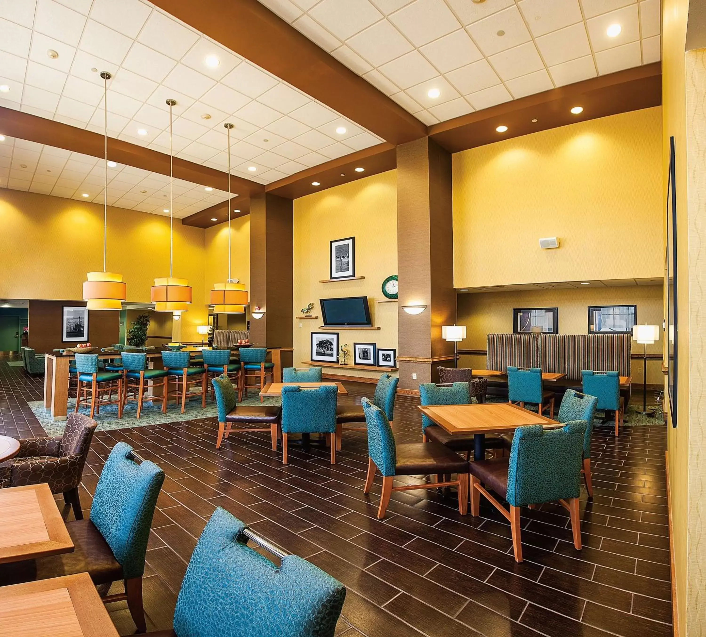 Lobby or reception, Restaurant/Places to Eat in Hampton Inn & Suites Chesapeake-Square Mall