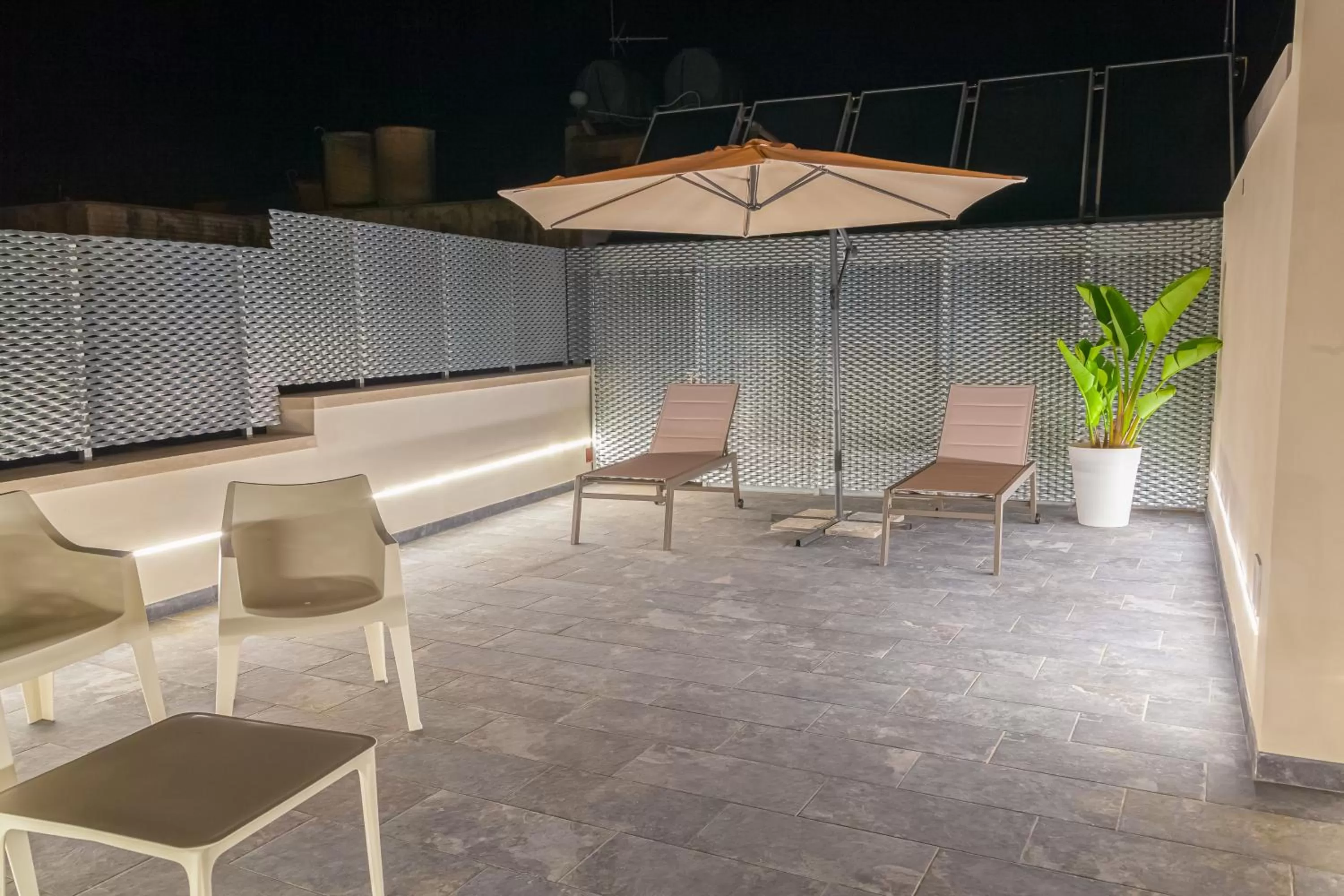 Balcony/Terrace, BBQ Facilities in Isgrò Rooms