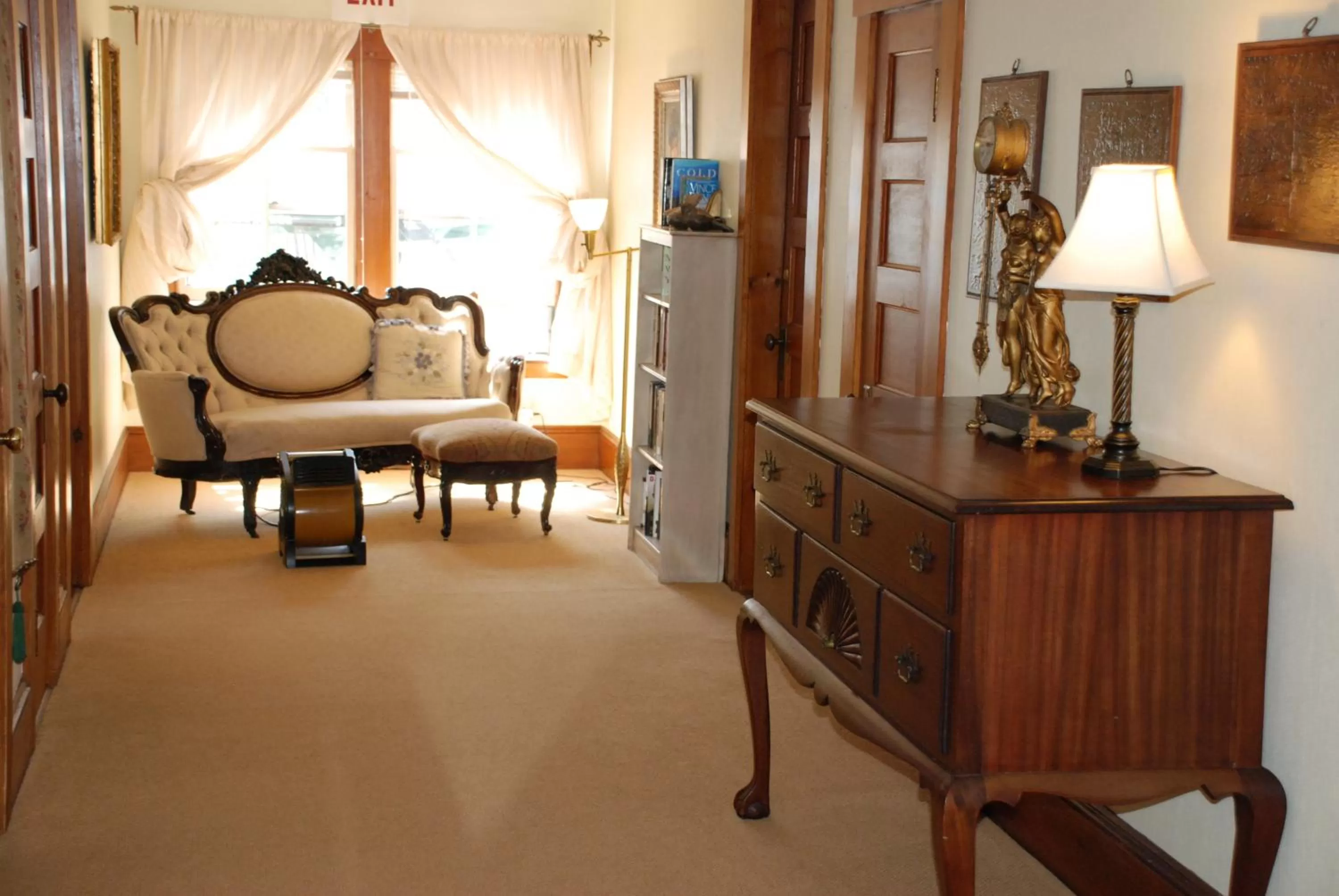 Area and facilities in Follansbee Inn