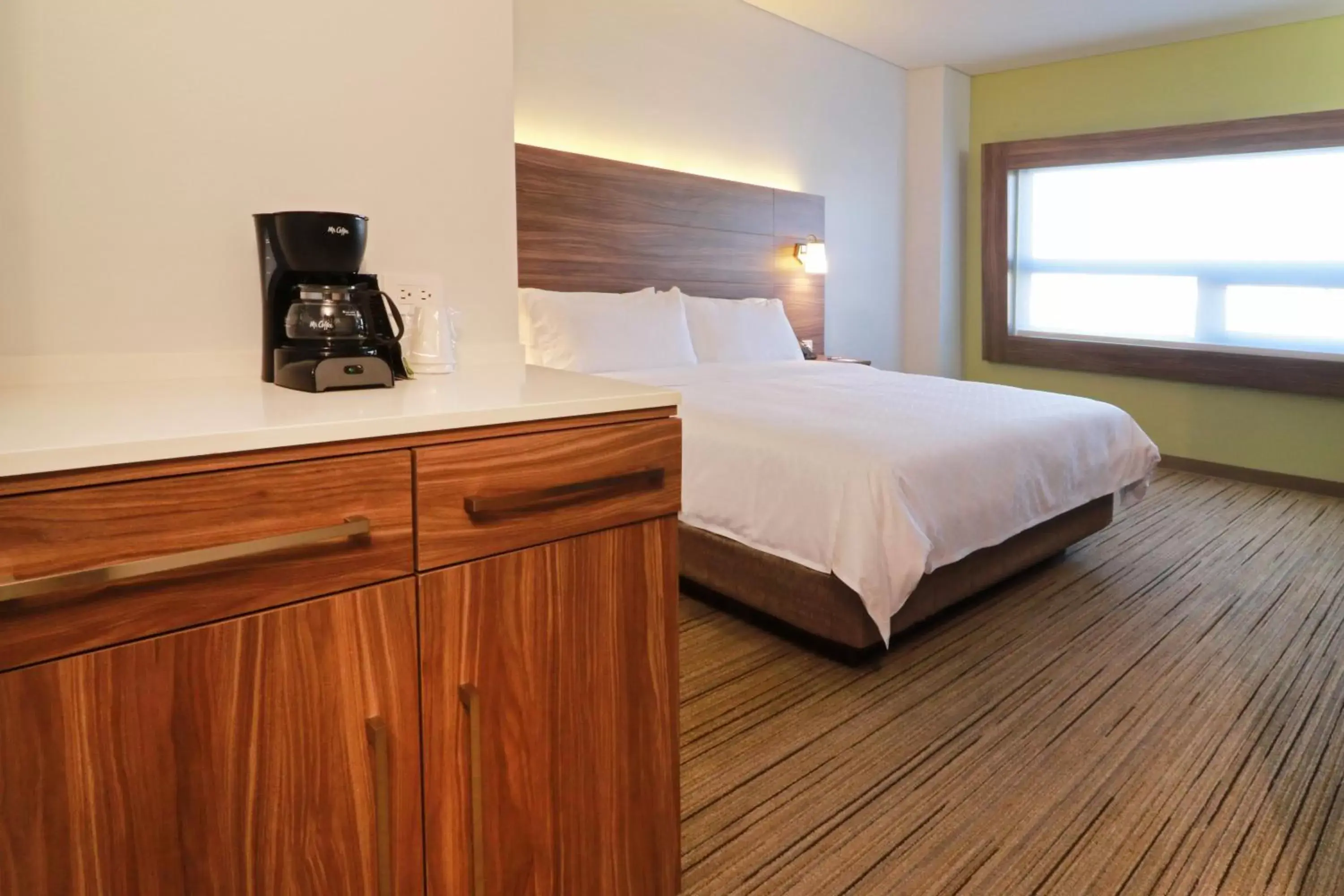 Photo of the whole room, Bed in Holiday Inn Express & Suites - Ensenada Centro, an IHG Hotel