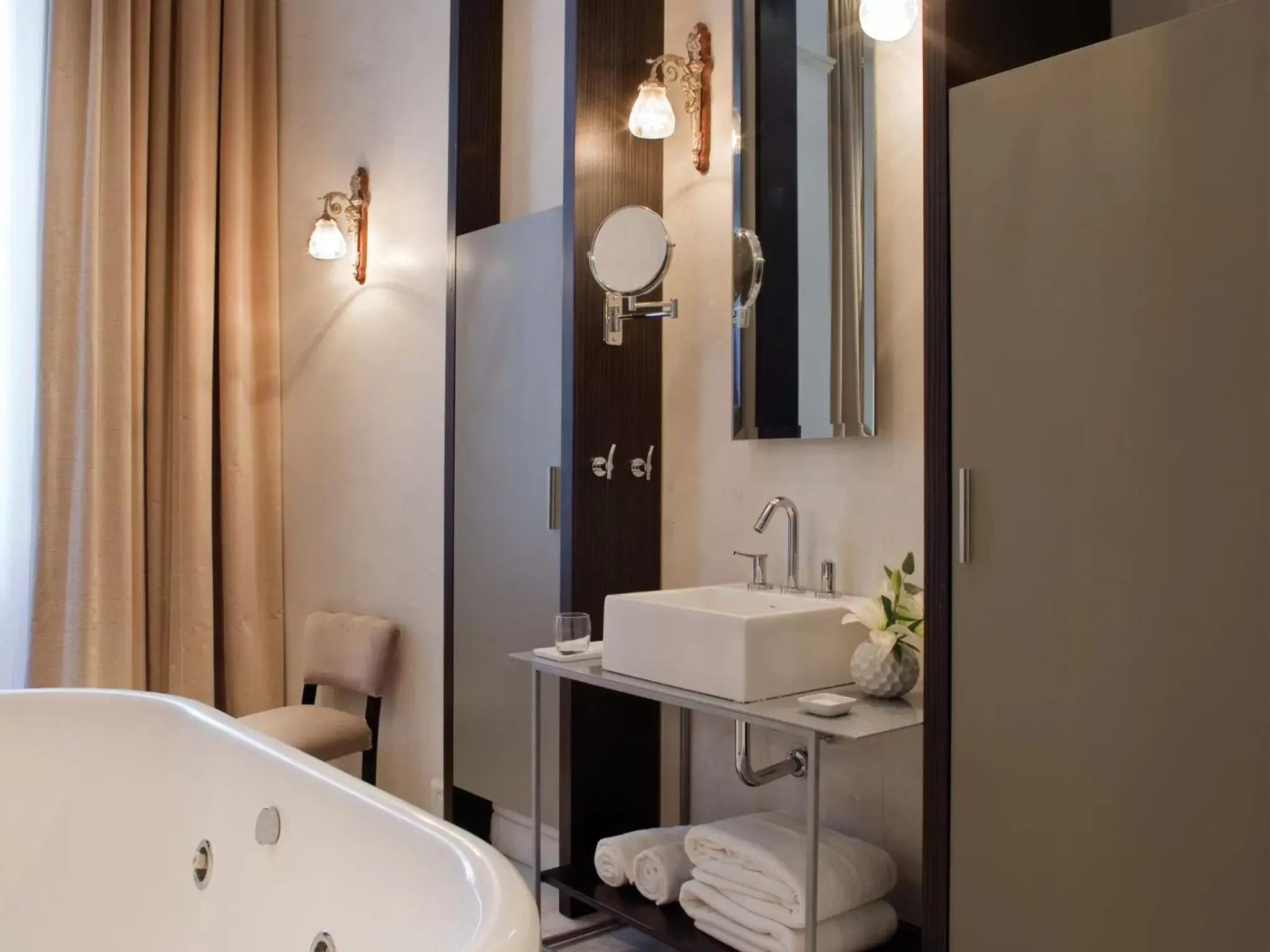 Bathroom in Esplendor by Wyndham Savoy Rosario