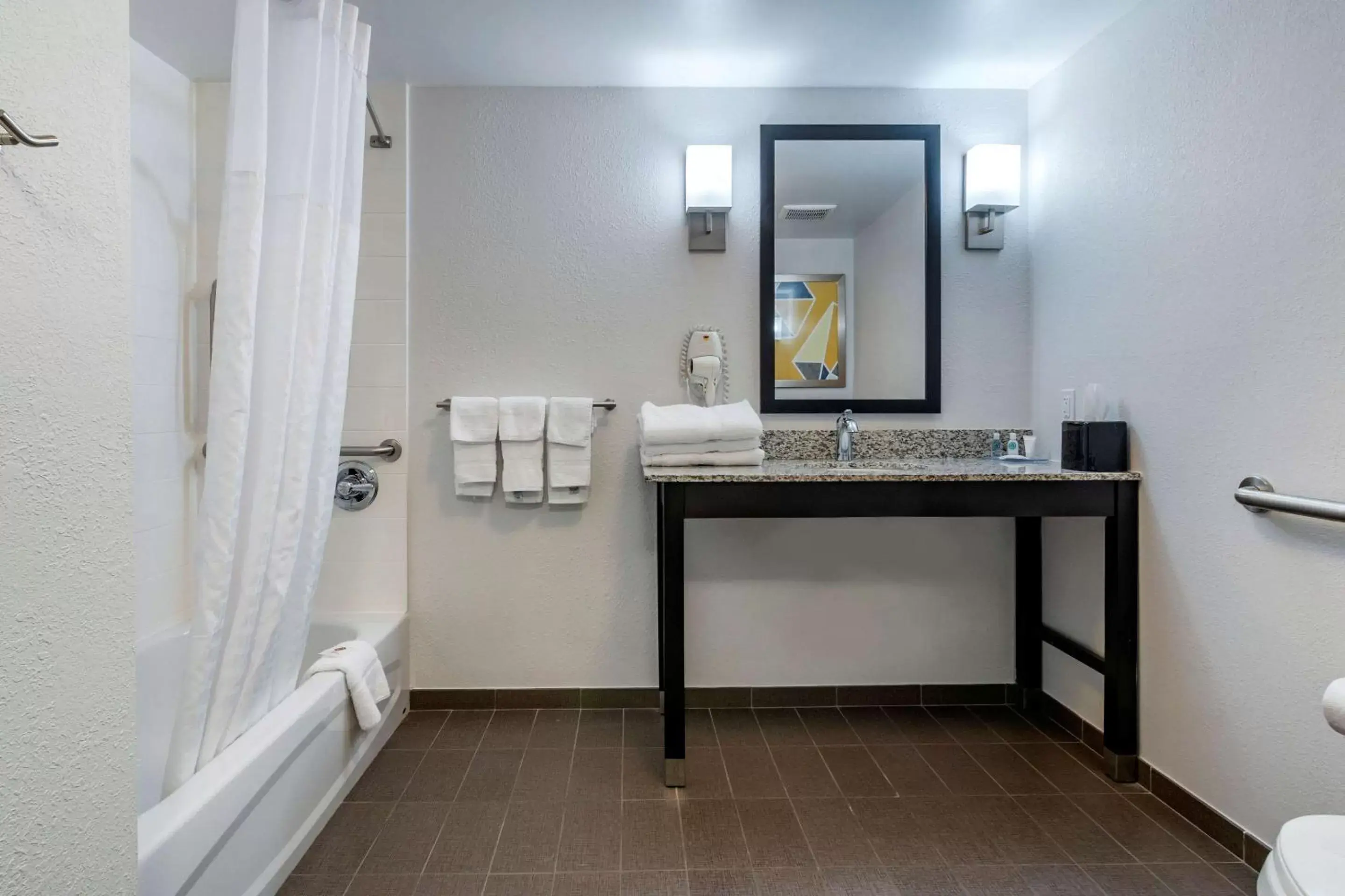 Bedroom, Bathroom in Comfort Inn St Louis - Airport