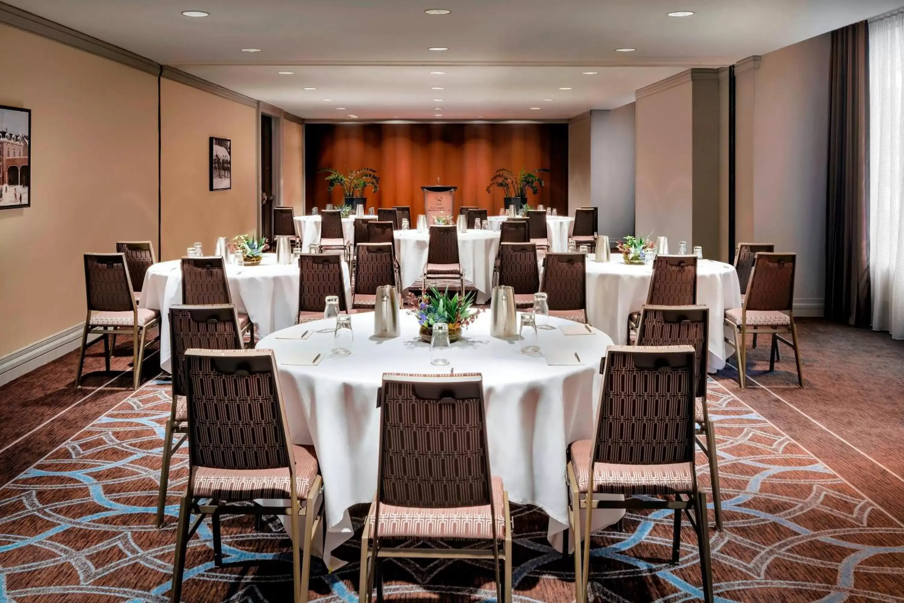 Meeting/conference room in Le Centre Sheraton Montreal Hotel