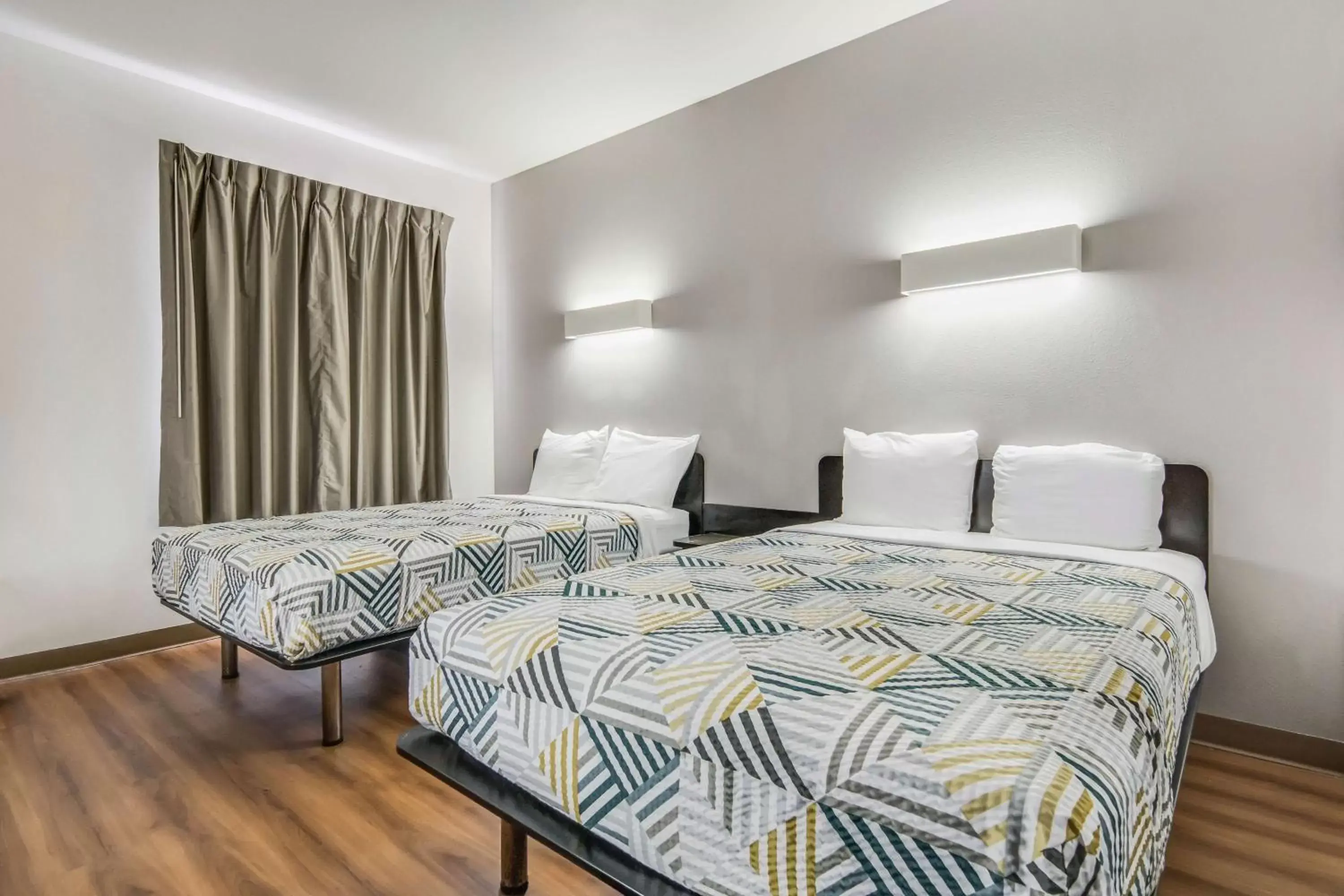 Bedroom, Bed in Motel 6-Cleburne, TX Bedroom, Bed in Motel 6-Cleburne, TX