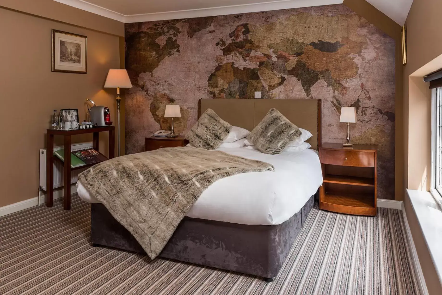 Bed in Kingswell Hotel & Restaurant - Boutique Hotel