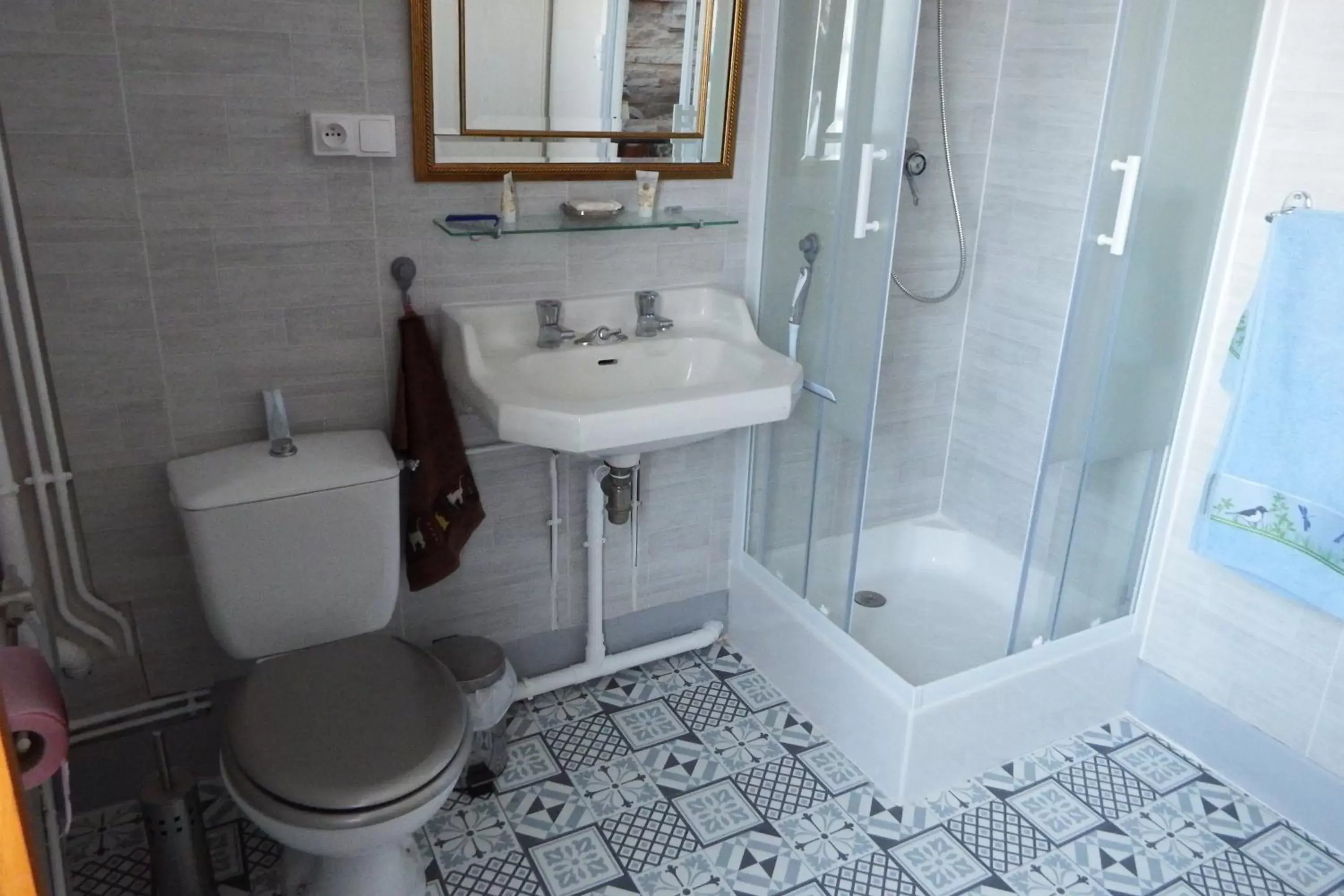 Bathroom in Chez Florence et Sylvain de Loudun