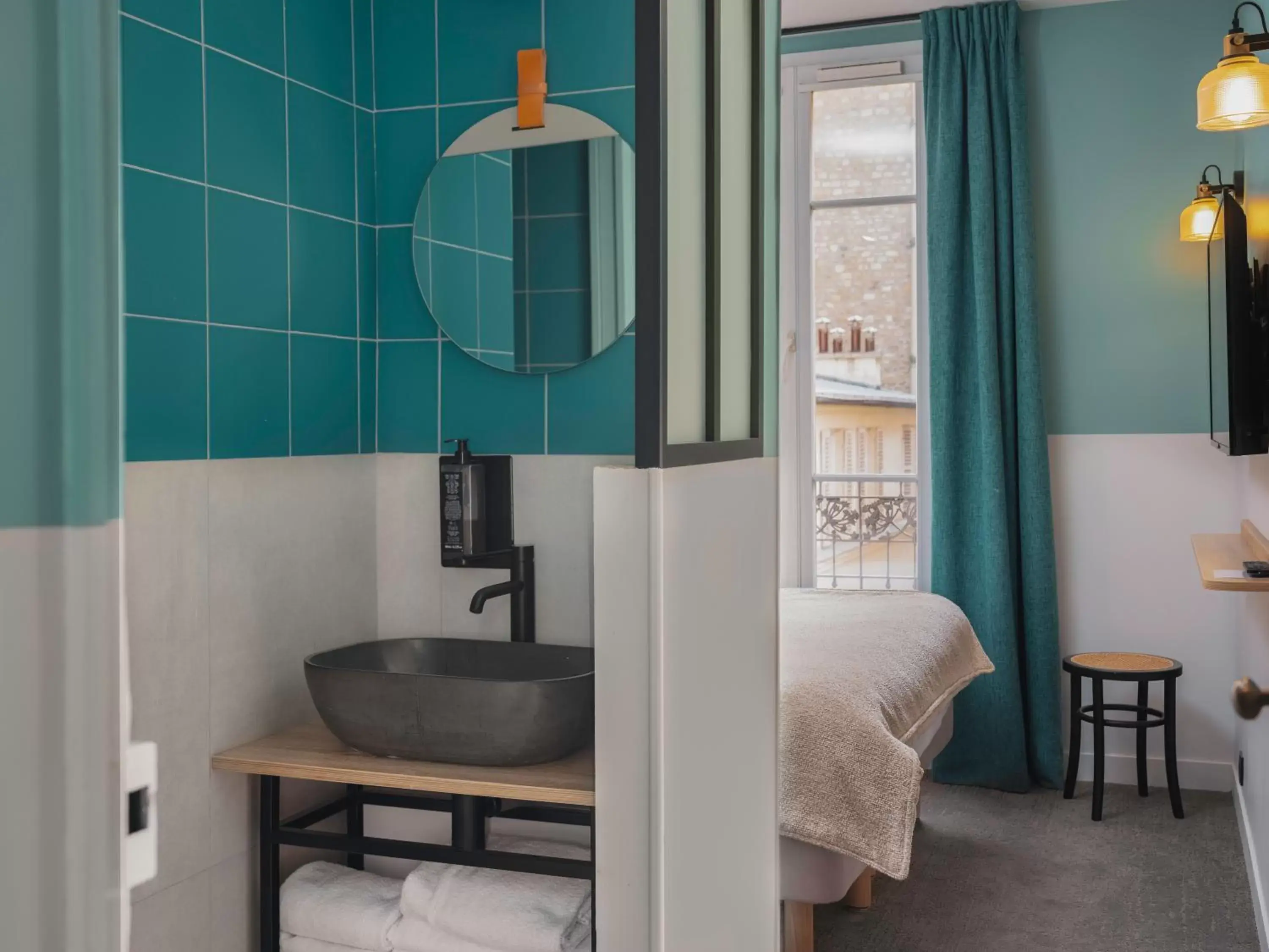 Bedroom, Bathroom in ibis Styles Paris Montmartre Nord