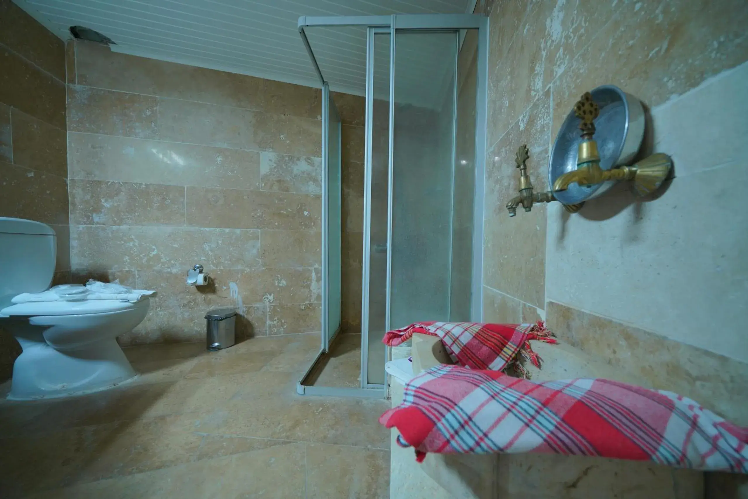 Bathroom in Holiday Cave Hotel