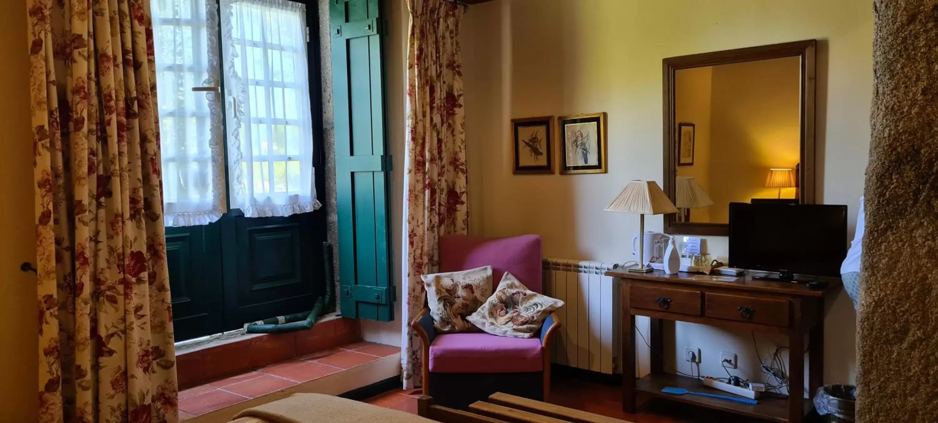 Bedroom, TV/Entertainment Center in Casa de Santa Ana da Beira