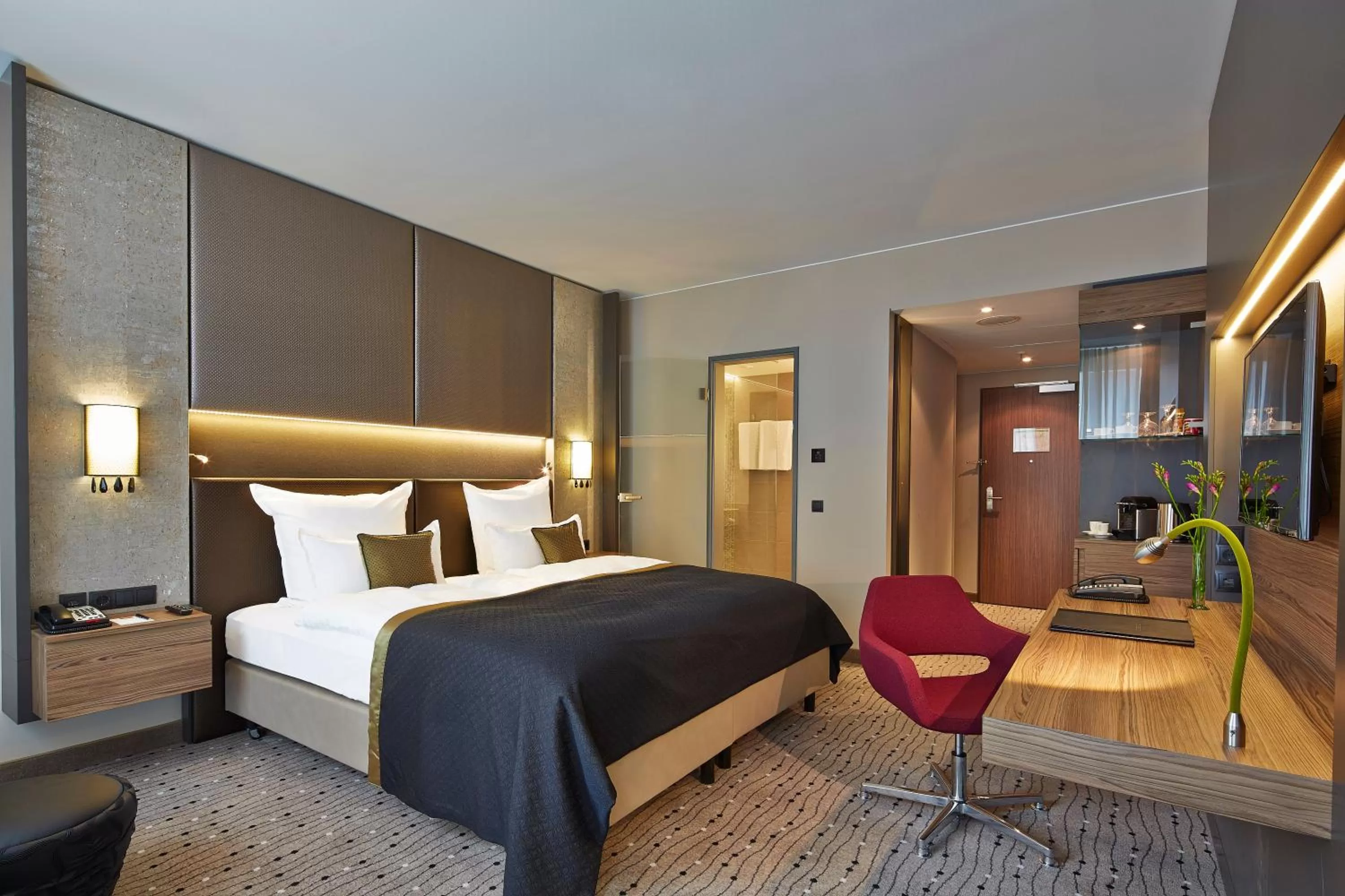 Photo of the whole room, Bed in Steigenberger Hotel Am Kanzleramt