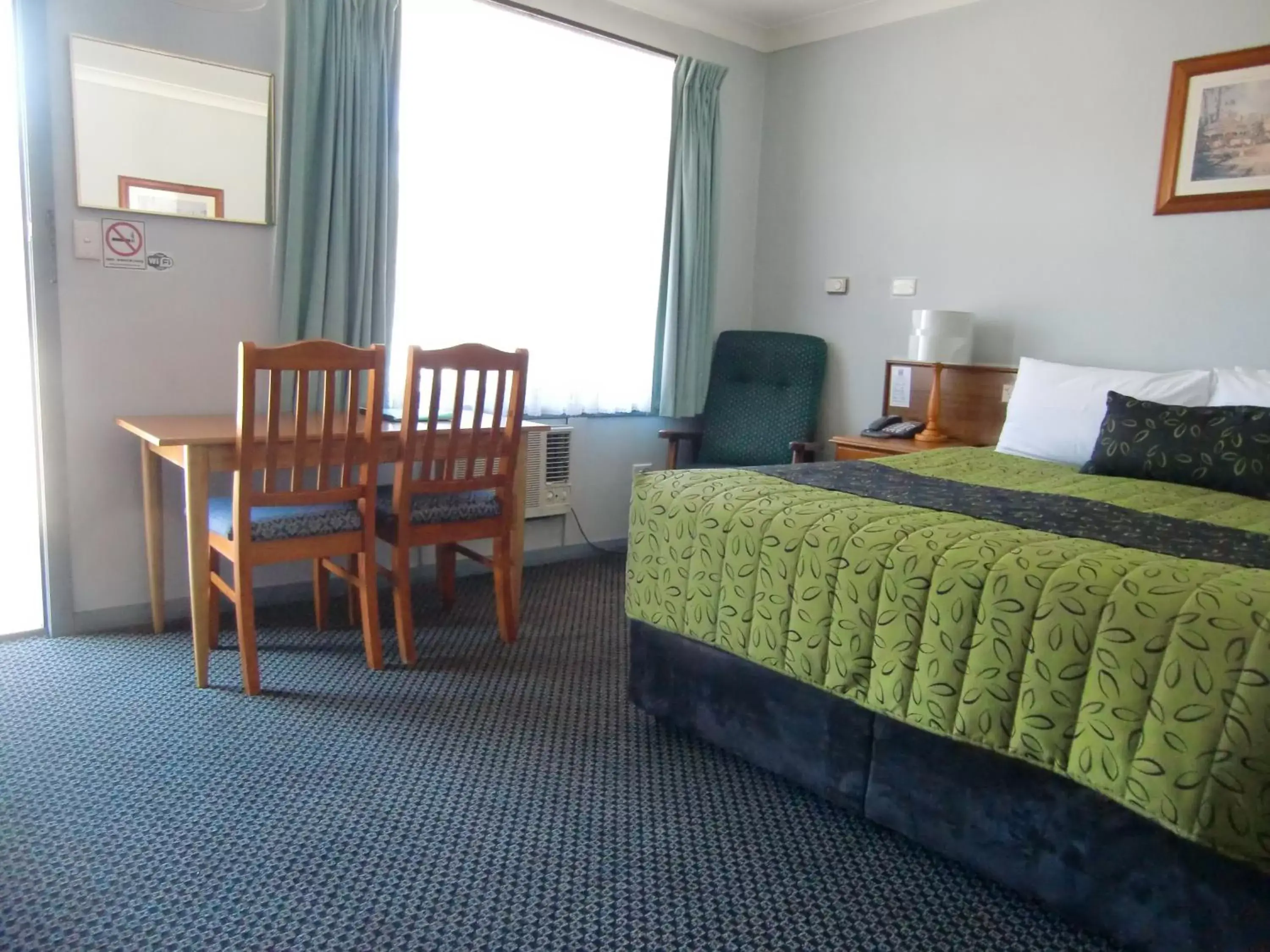 Photo of the whole room, Room Photo in Castle Motel Bairnsdale