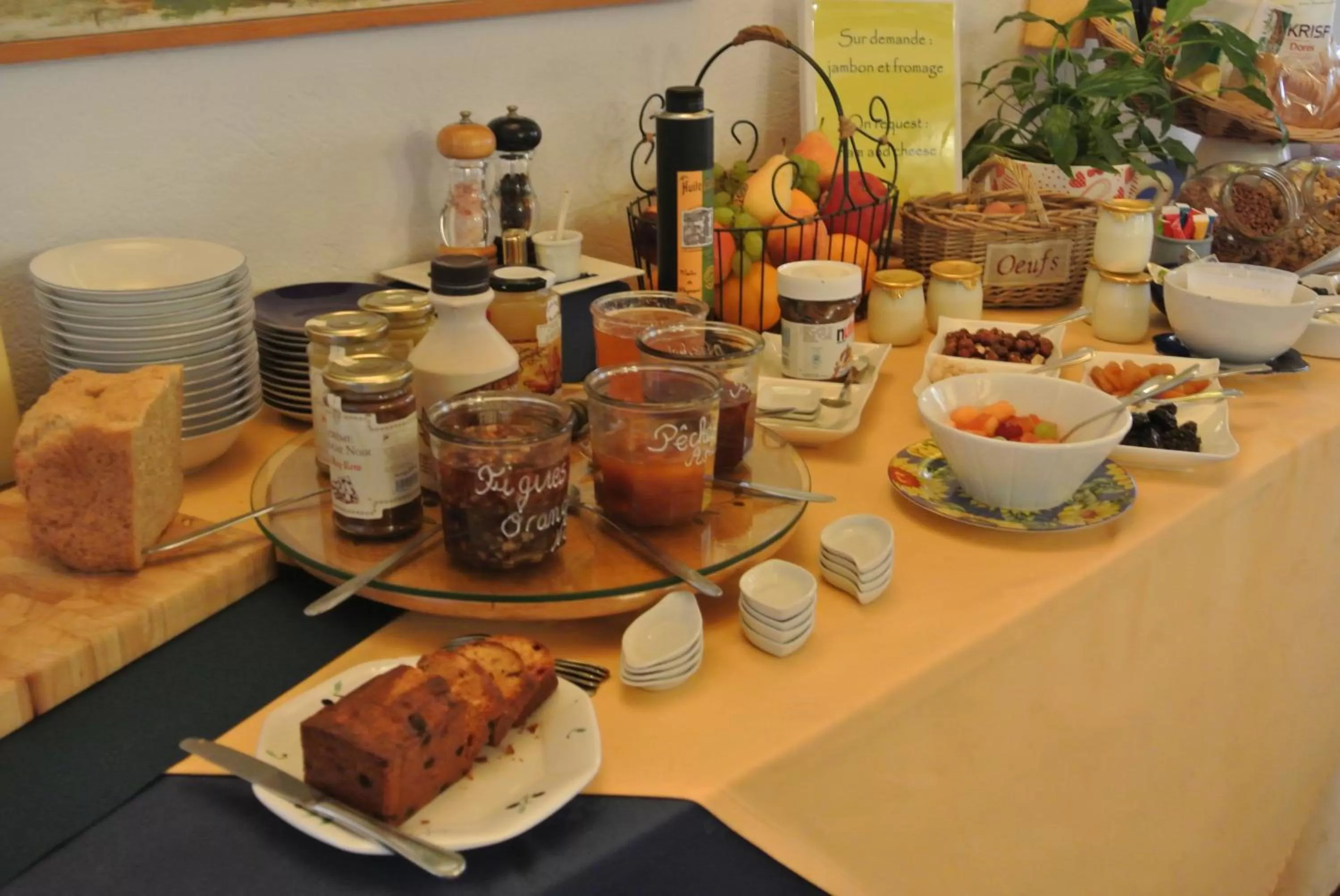 Buffet breakfast in La Vieille Bastide