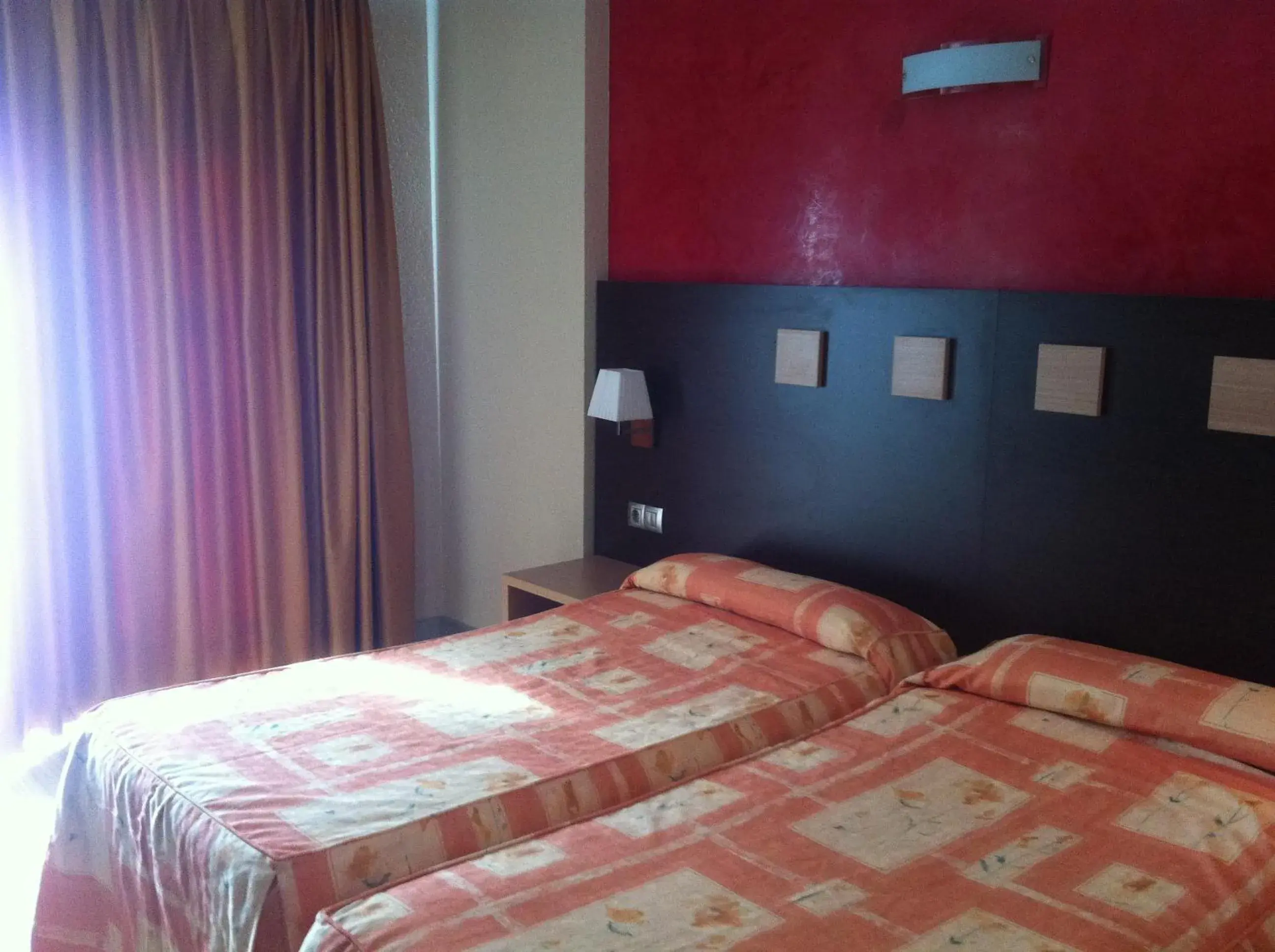 Photo of the whole room, Bed in Hotel Ciutadella