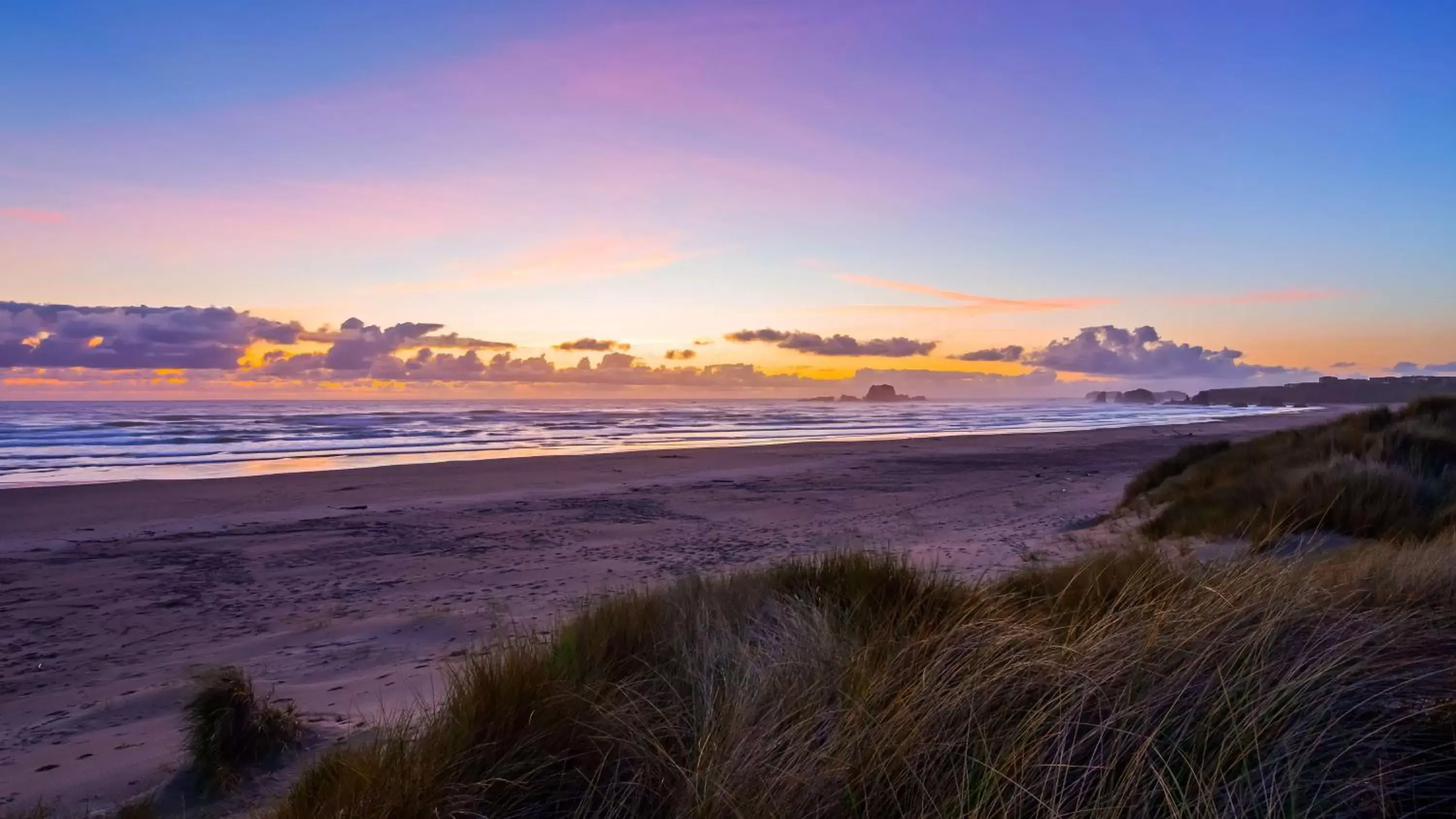 Beach, Sunrise/Sunset in Best Western Inn at Face Rock