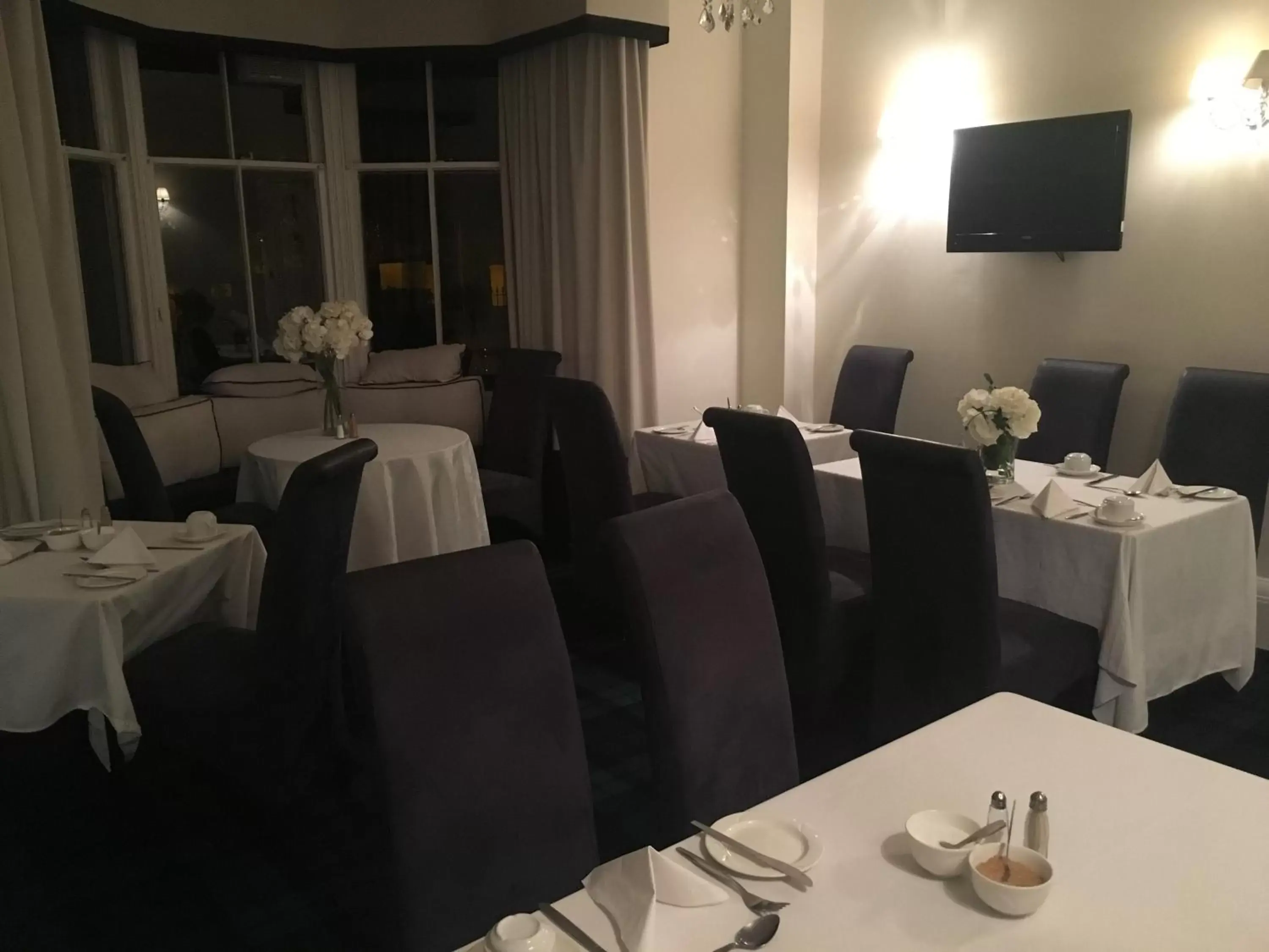 Restaurant/Places to Eat in Crookston Hotel