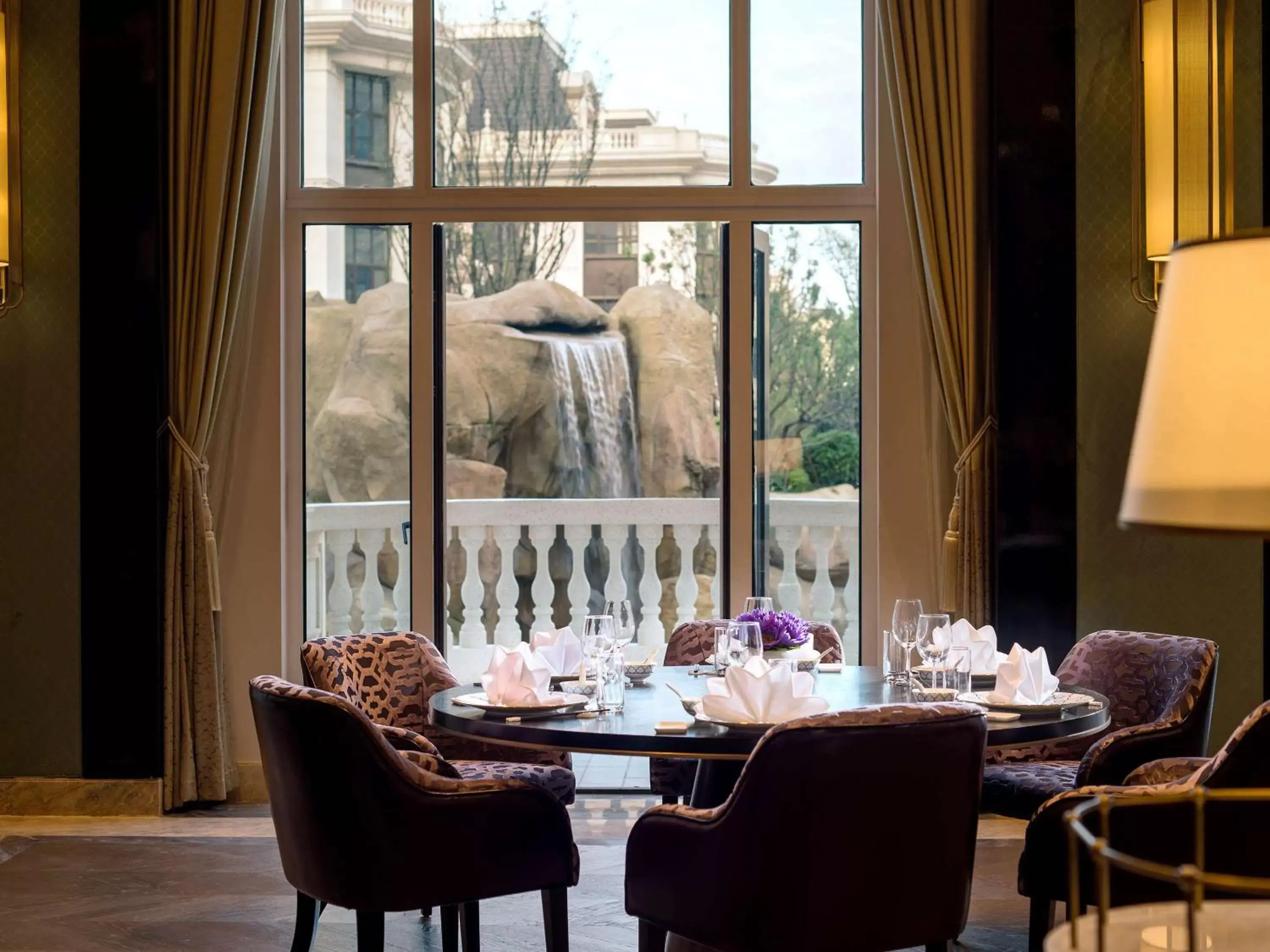 Restaurant/places to eat in Sofitel Shanghai Hongqiao Restaurant/places to eat in Sofitel Shanghai Hongqiao