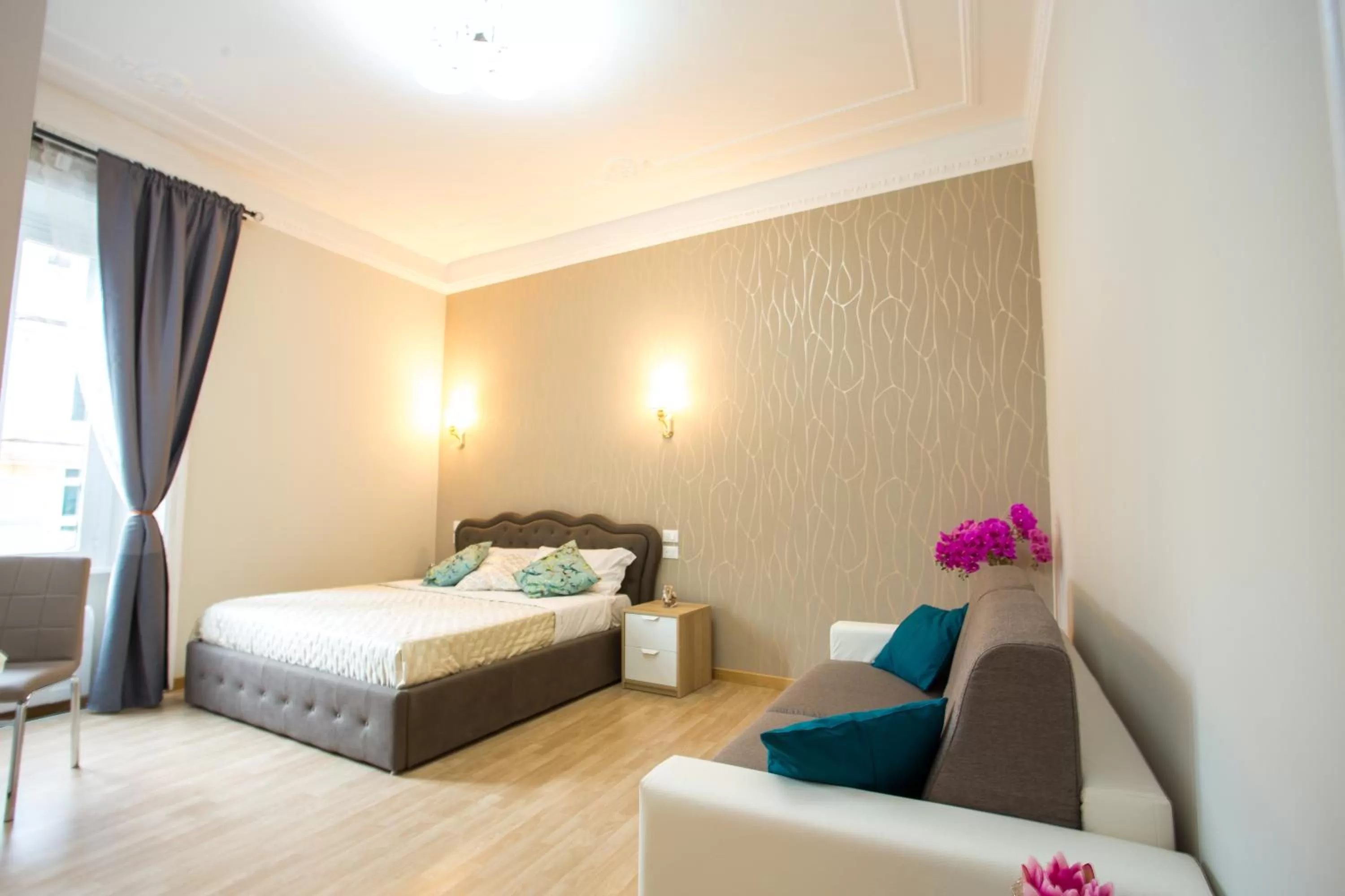 Shower, Bed in BQ House Castello Luxury Rooms